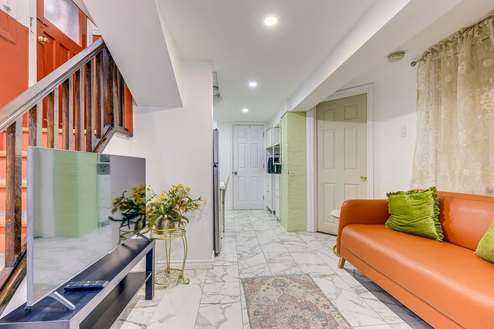 Toronto W02, ON M6P 3E2,144 Evelyn CRES #Basement