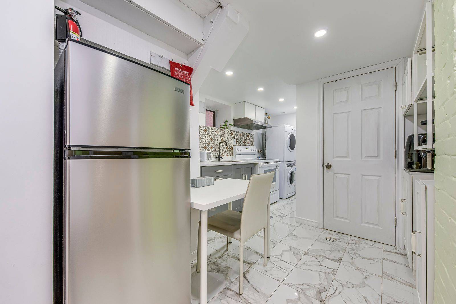 Toronto W02, ON M6P 3E2,144 Evelyn CRES #Basement