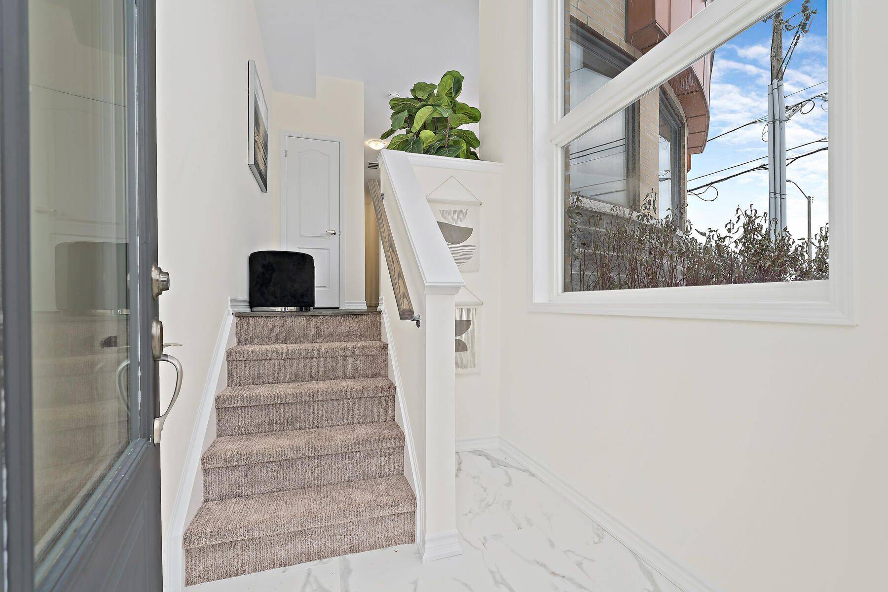 Toronto C13, ON M3A 0A8,2 Curlew DR