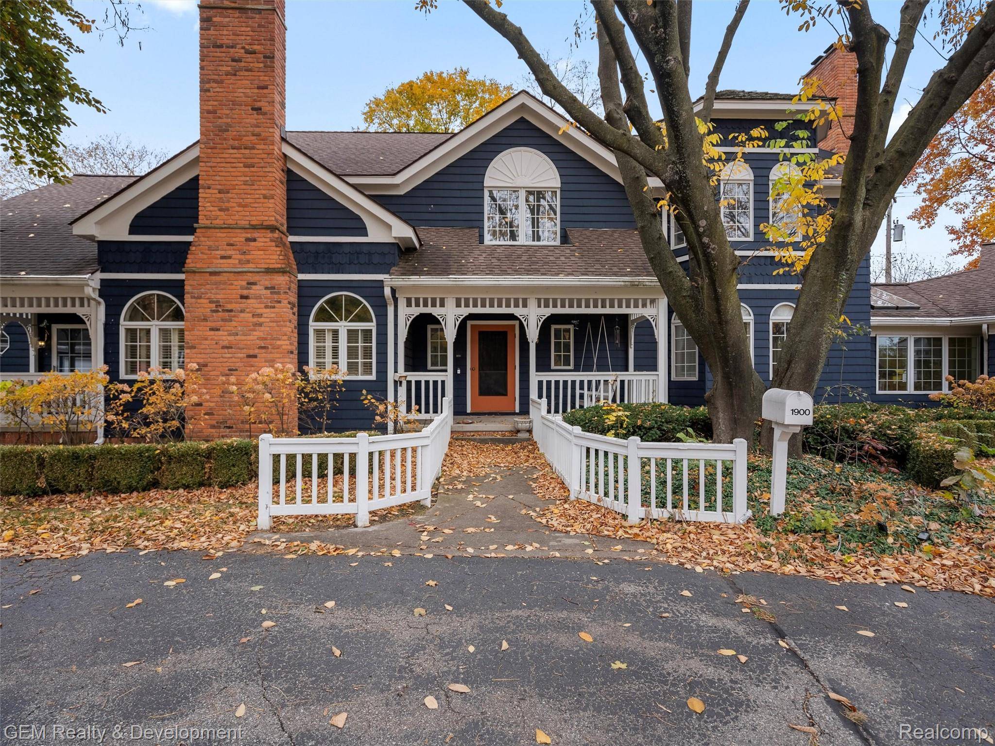 Bloomfield Hills, MI 48304,1900 Tiverton RD