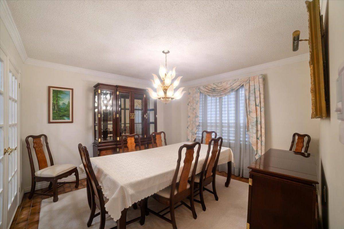 Pickering, ON L1V 1G3,642 Sheppard AVE