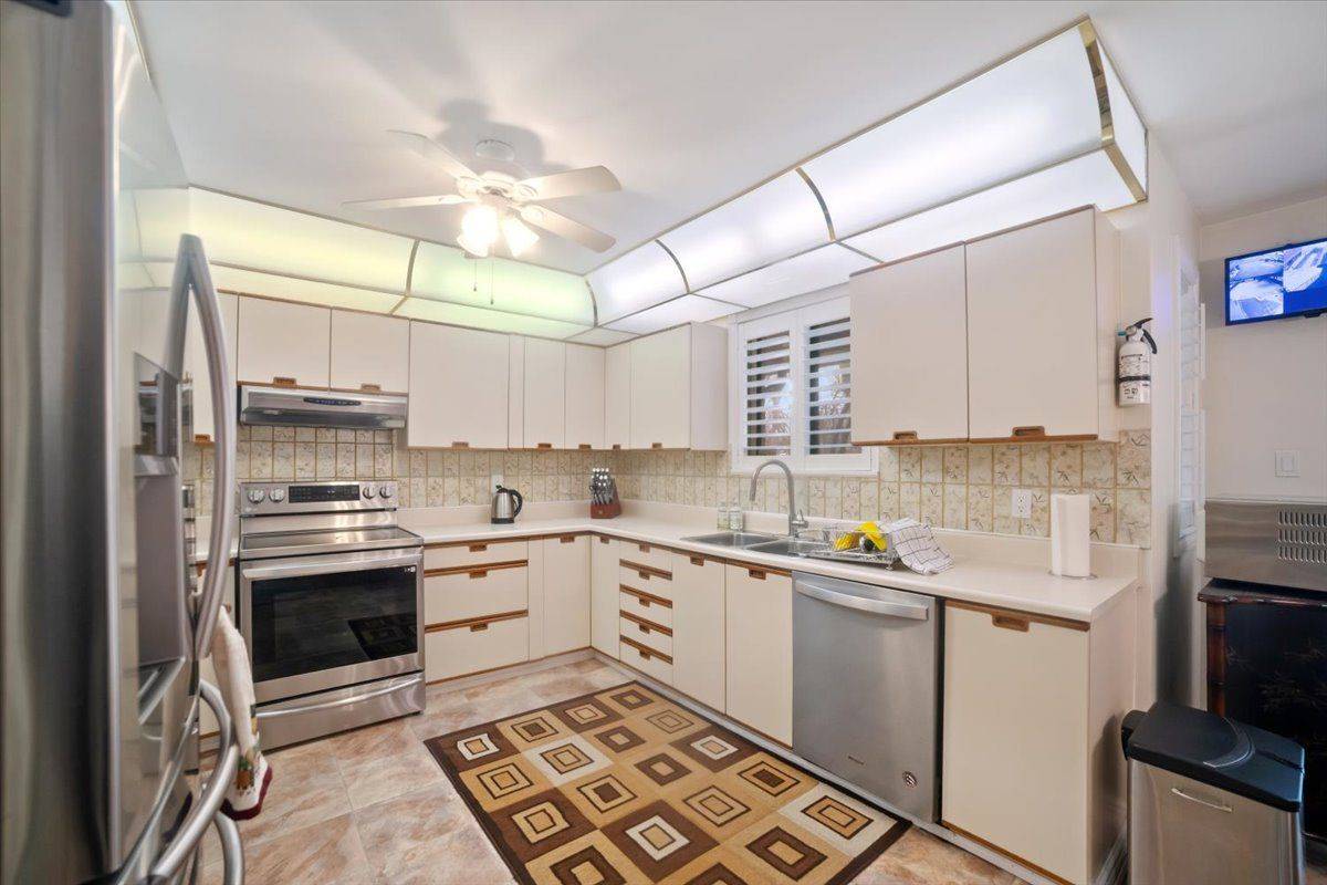 Pickering, ON L1V 1G3,642 Sheppard AVE