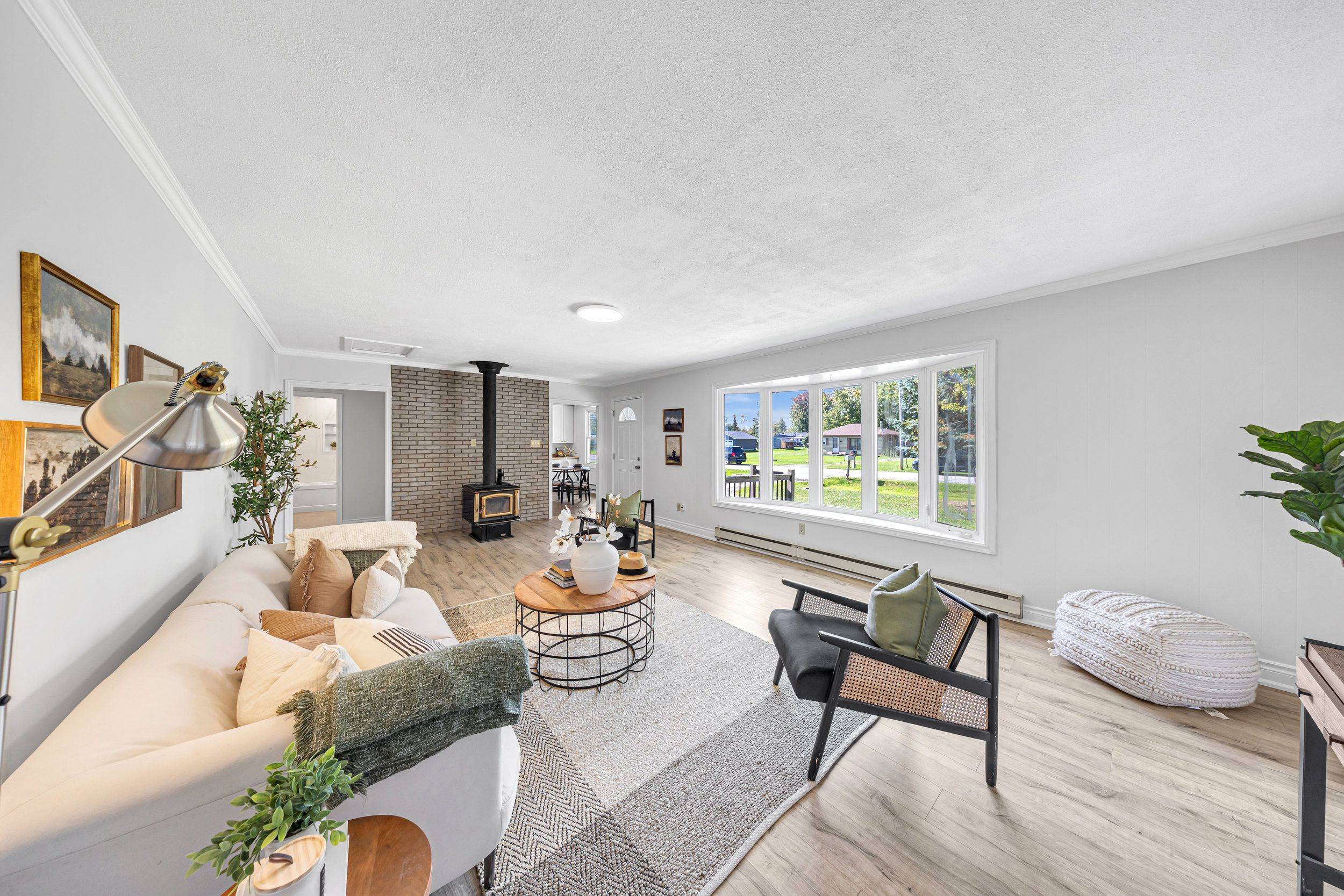 Georgina, ON L0E 1N0,9 Centre RD