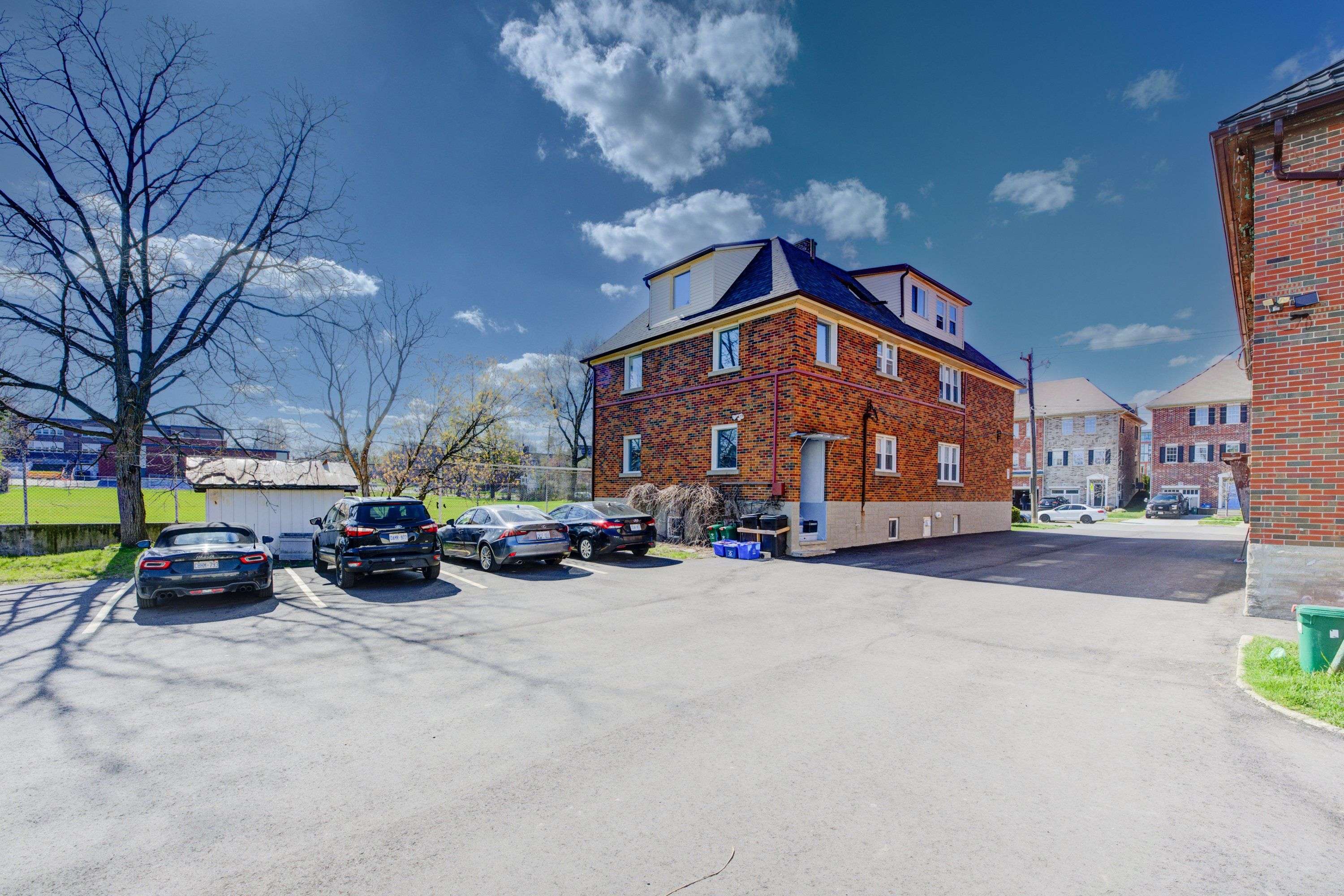 Kitchener, ON N2H 5N1,345 Louisa ST