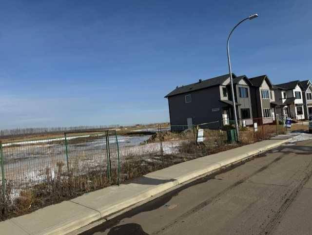 Fort Mcmurray, AB T9J 0H2,129 McGhee ST