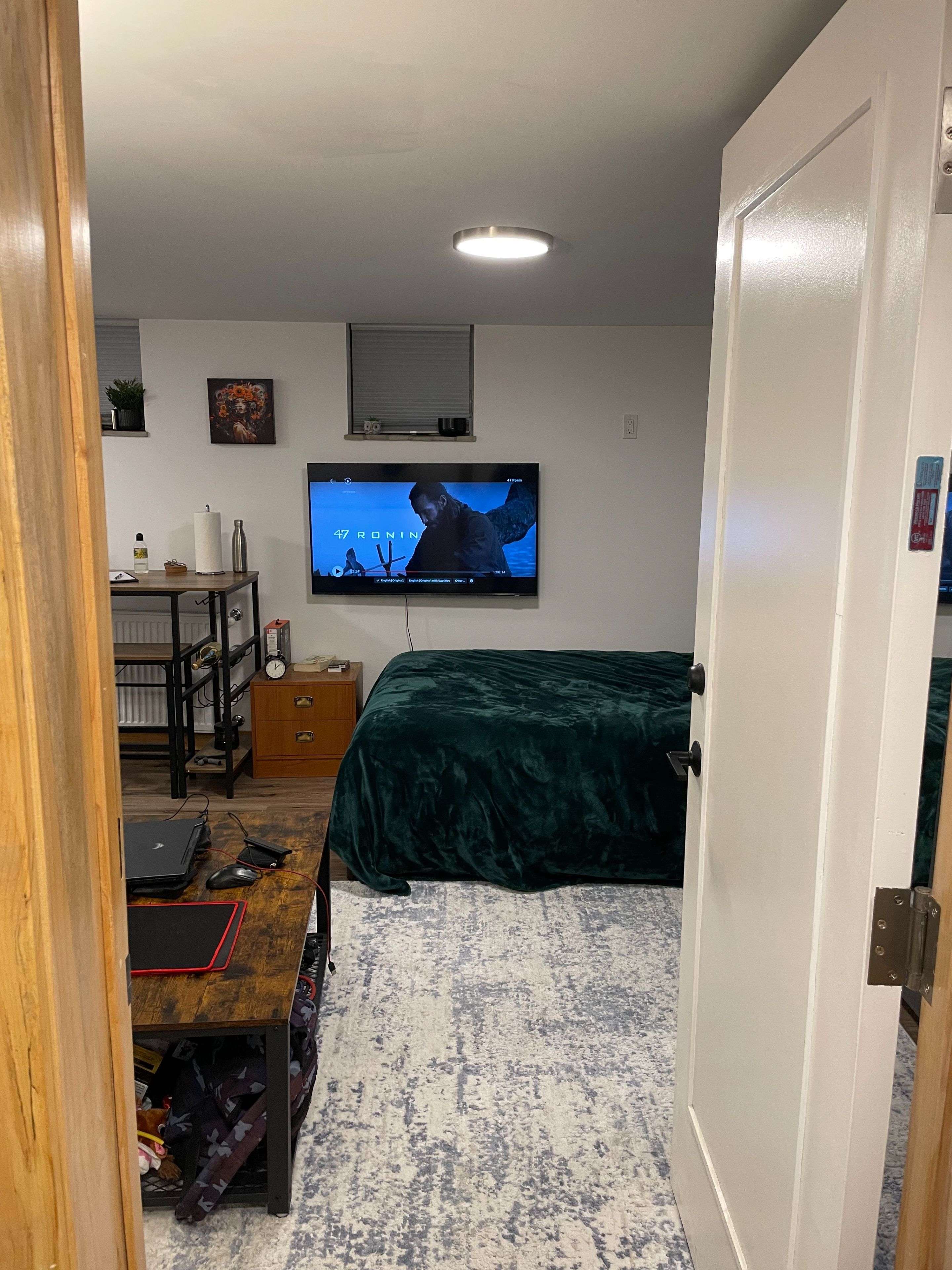 Toronto C02, ON M6G 2E5,69 Hillcrest DR #Lower