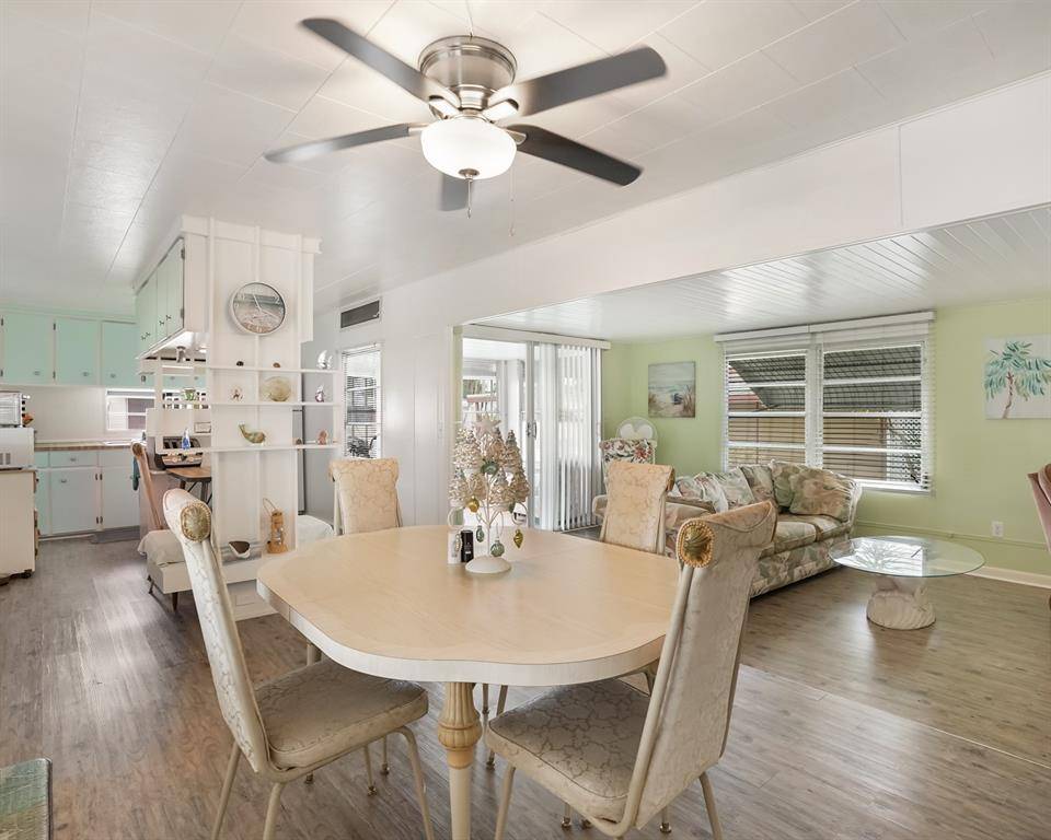 Davie, FL 33324,Address not disclosed