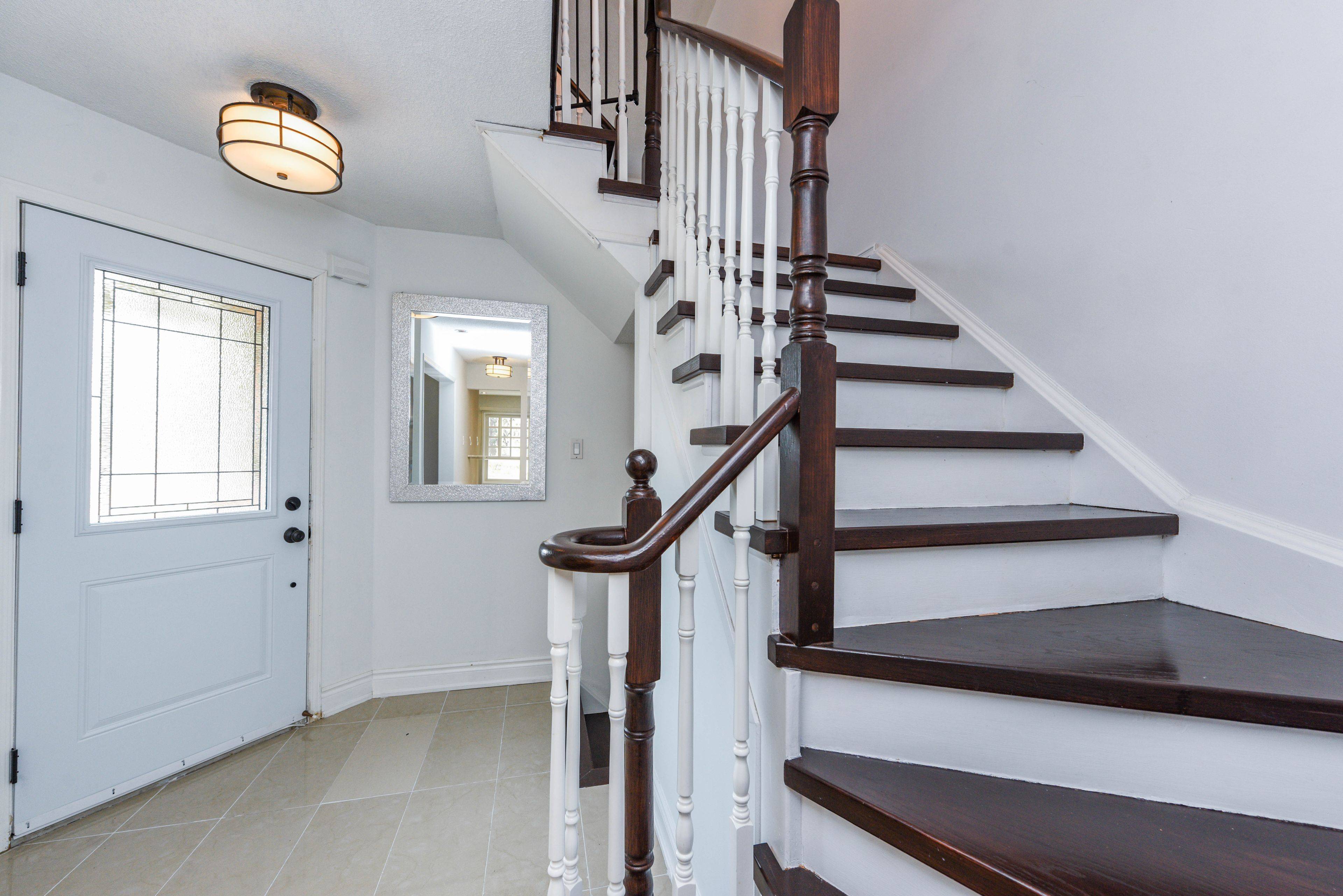 Mississauga, ON L5N 6V6,3826 Allcroft RD