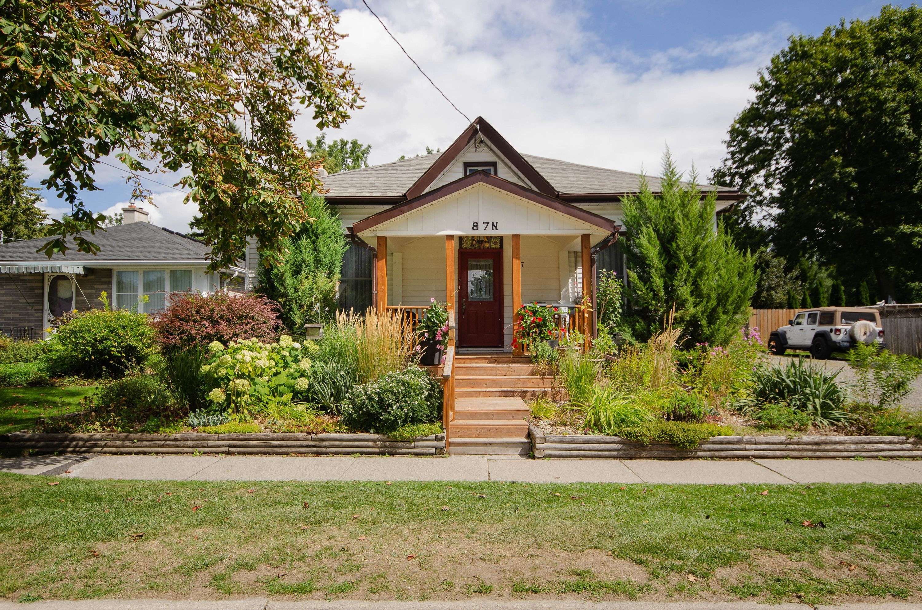 Port Hope, ON L1A 2N8,87 Hope ST N