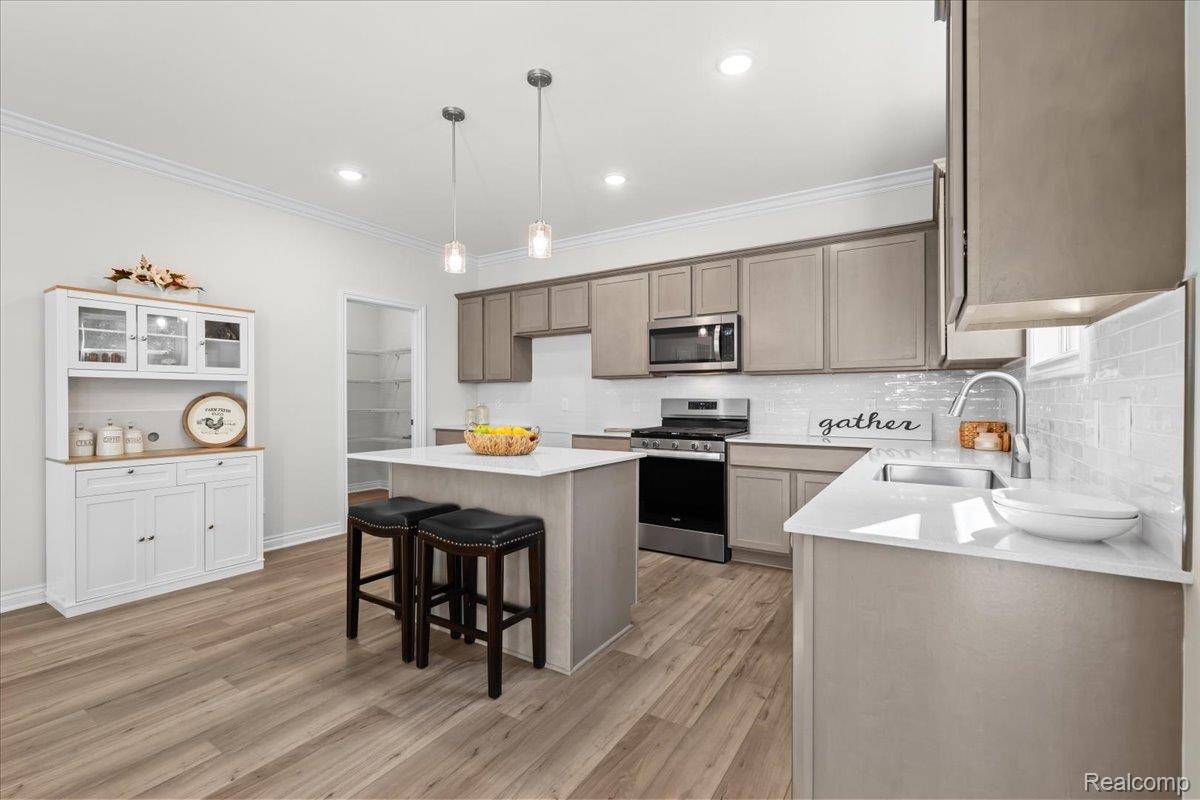 Whitmore Lake, MI 48189,425 Jubilee DR