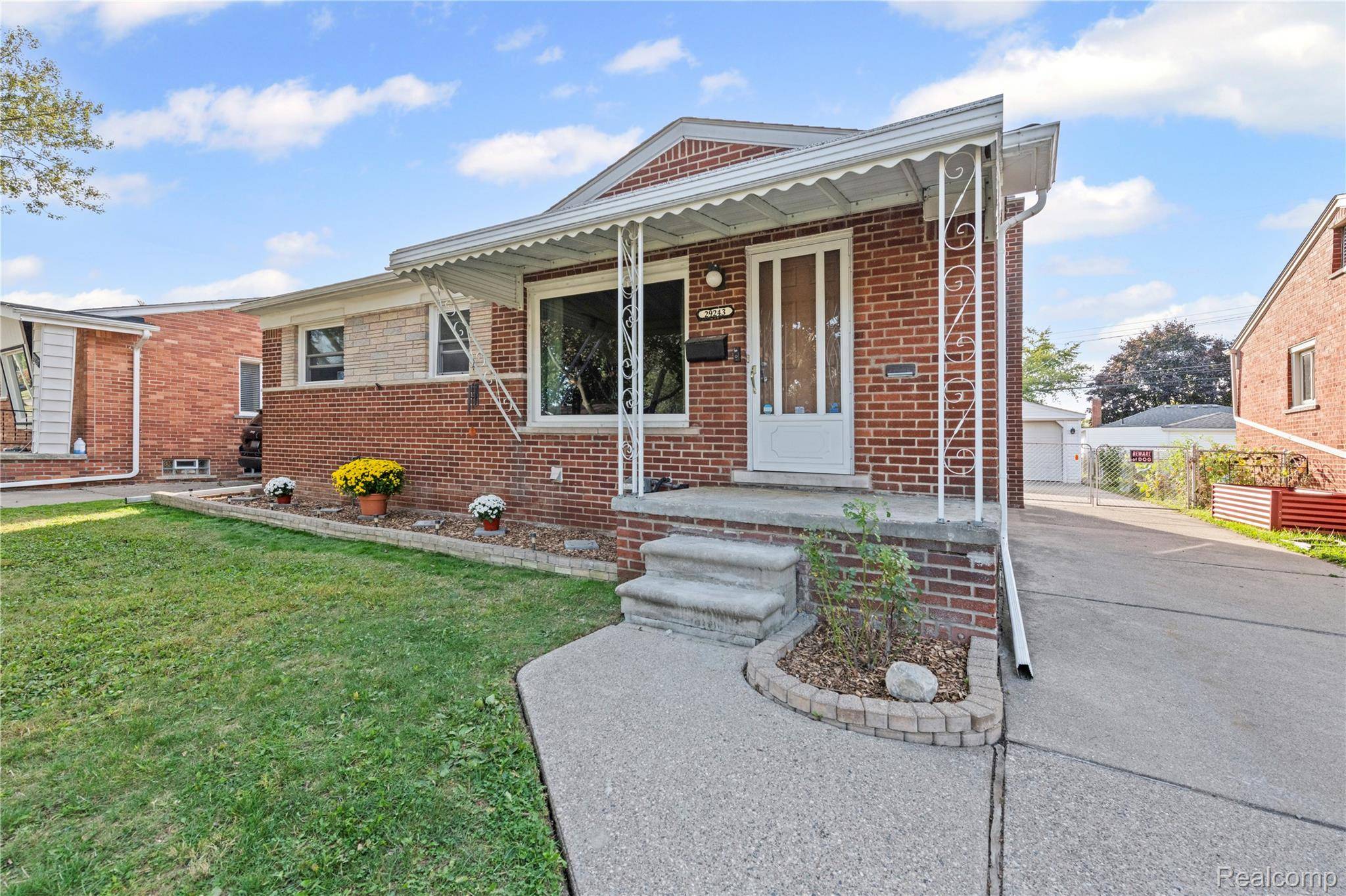 St. Clair Shores, MI 48081,29243 Boston ST