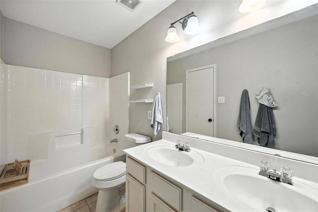 Denton, TX 76210,1217 Golden Sand Drive