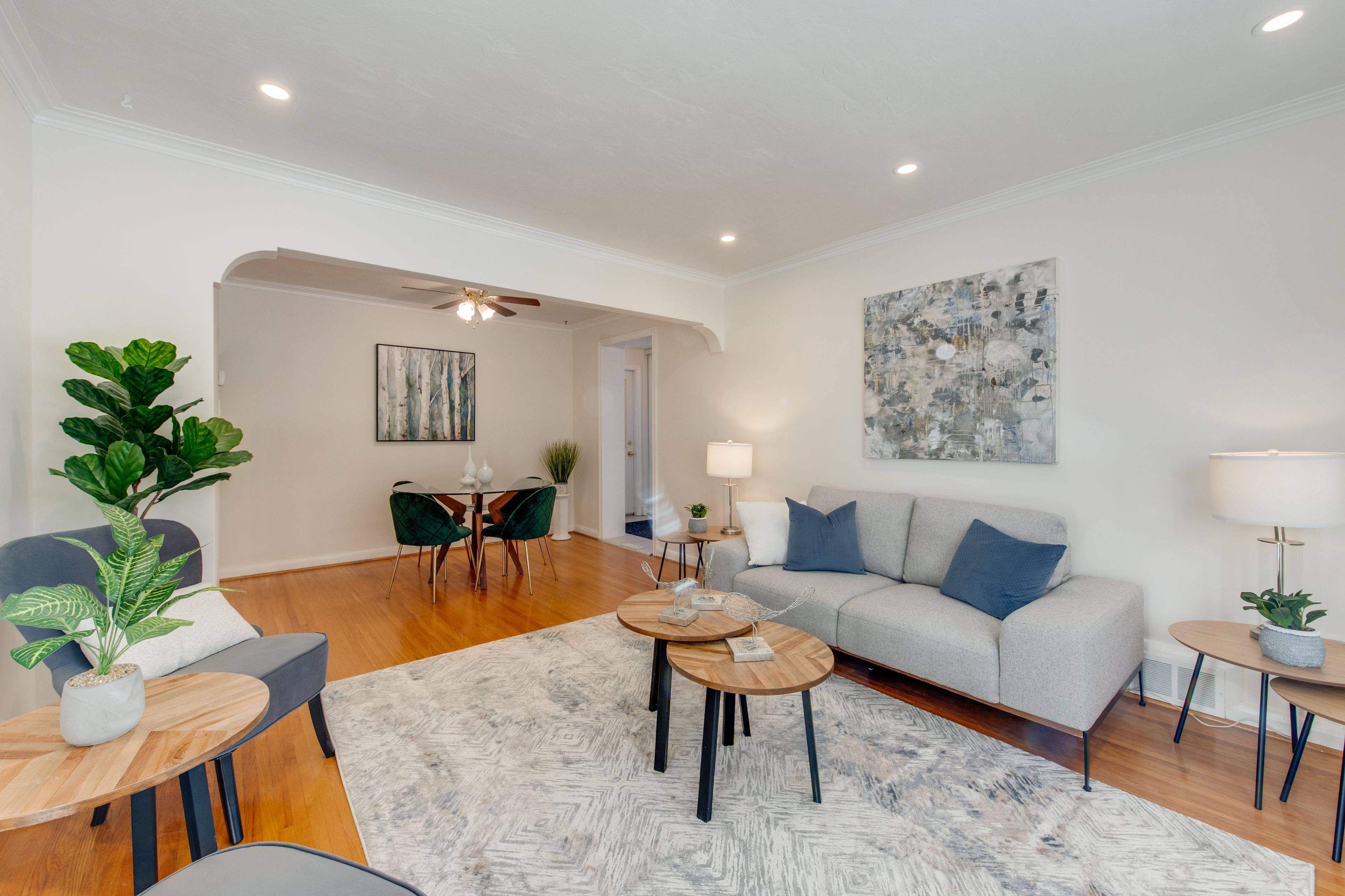 Toronto E04, ON M1R 2X5,9 Ivorwood CRES