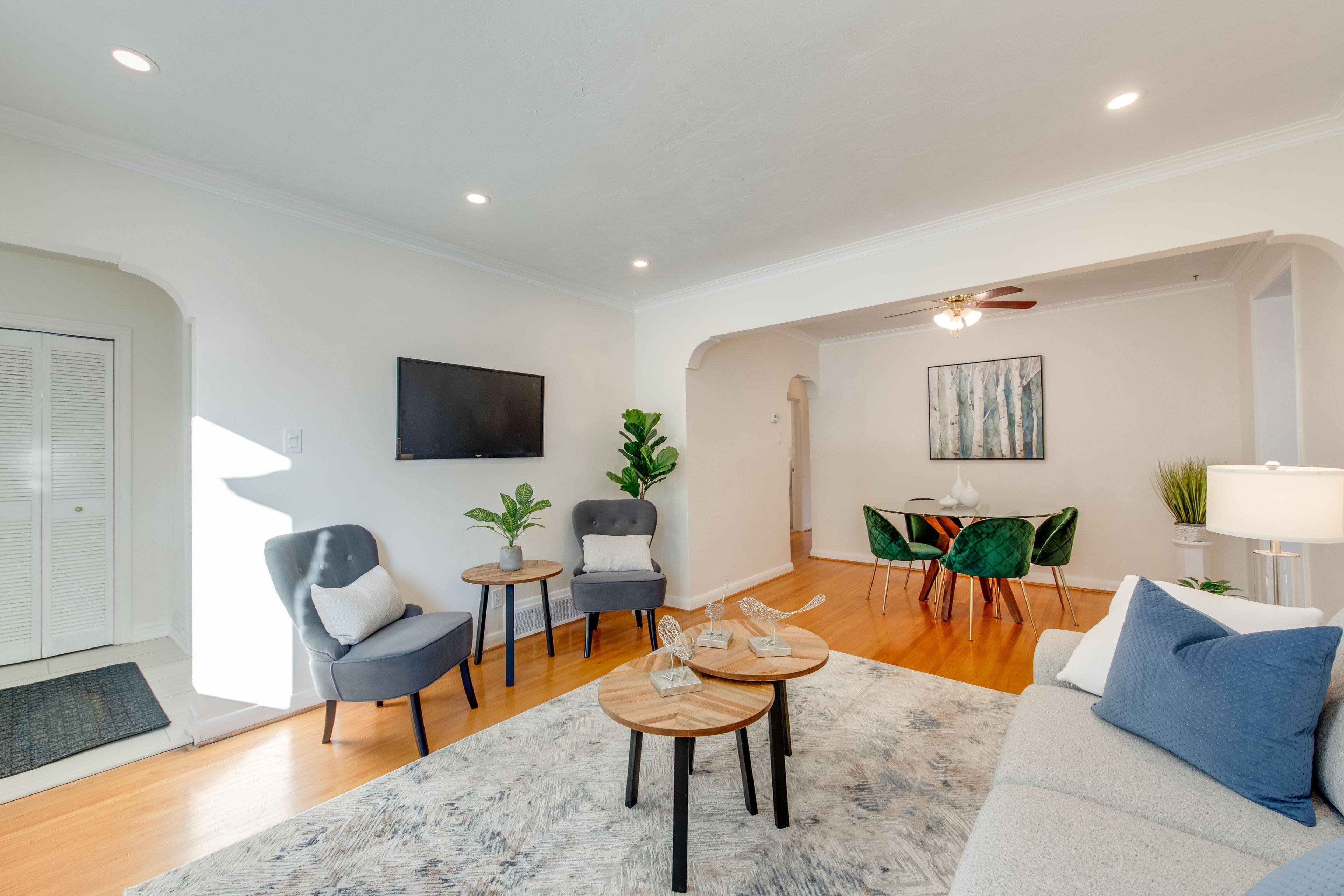 Toronto E04, ON M1R 2X5,9 Ivorwood CRES