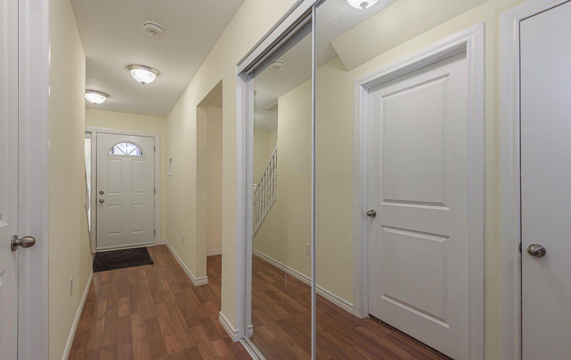 Oshawa, ON L1G 7C6,222 Pearson ST #64