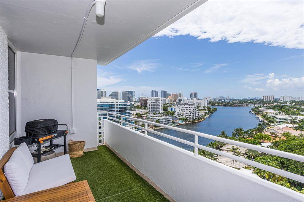 Fort Lauderdale, FL 33304,888 Intracoastal Dr #14G