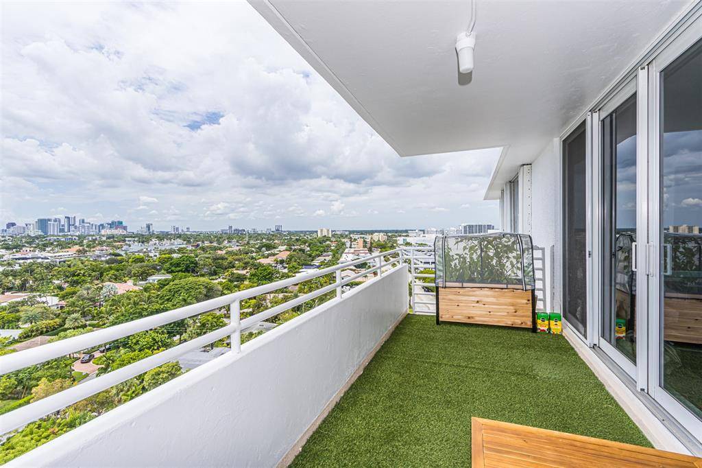 Fort Lauderdale, FL 33304,888 Intracoastal Dr #14G