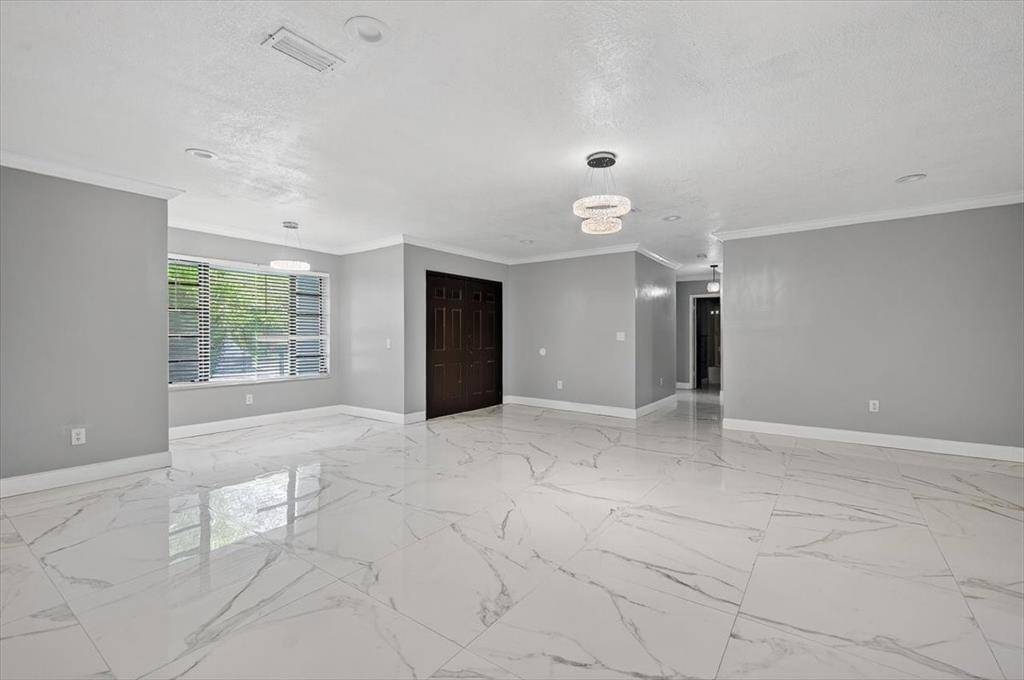 Miami, FL 33169,15775 N Miami Ave