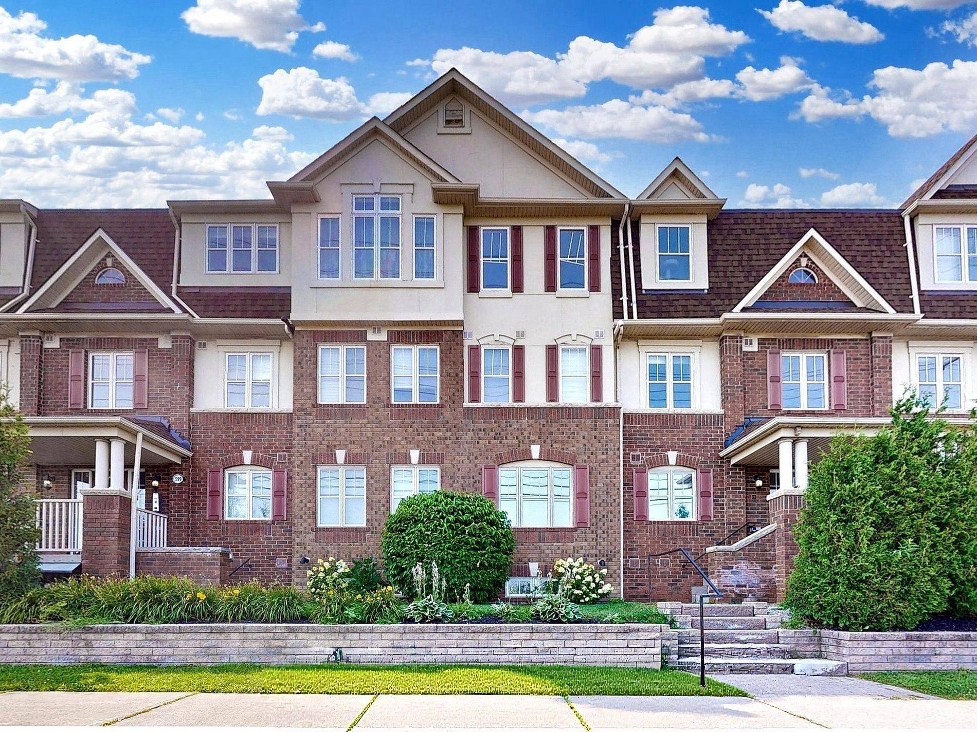 Mississauga, ON L5B 0B3,595 Dundas ST W #2