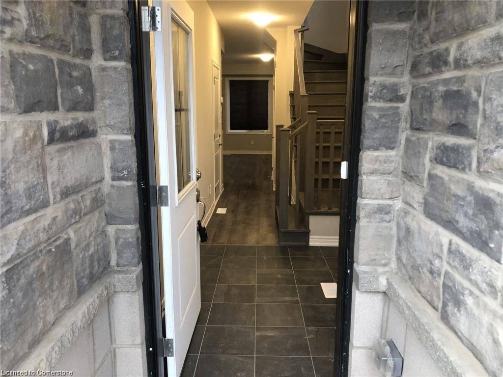 Hamilton, ON L9B 0K1,30 MIA DR #6