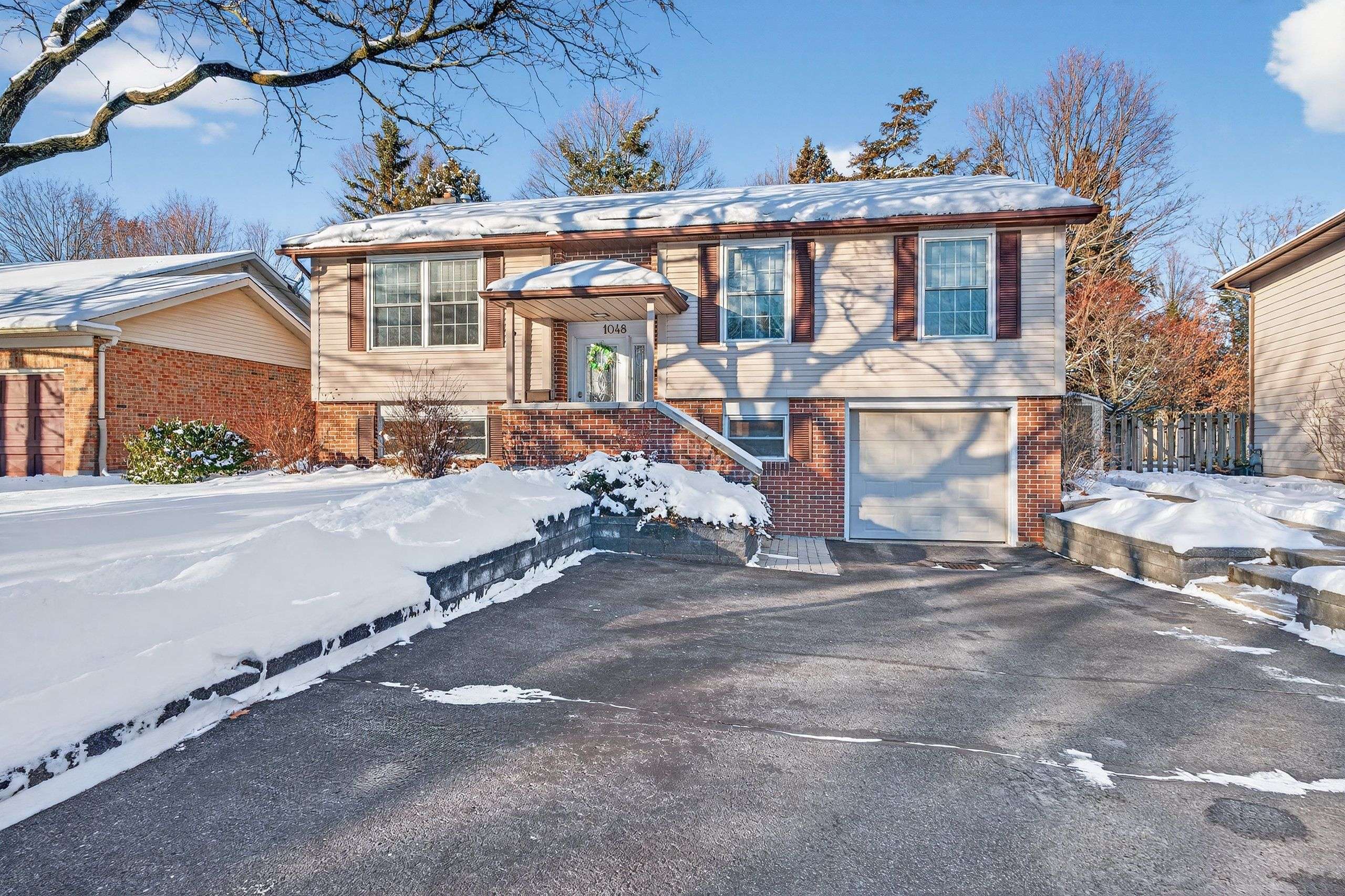 Kingston, ON K7P 1M6,1048 BAUDER CRES