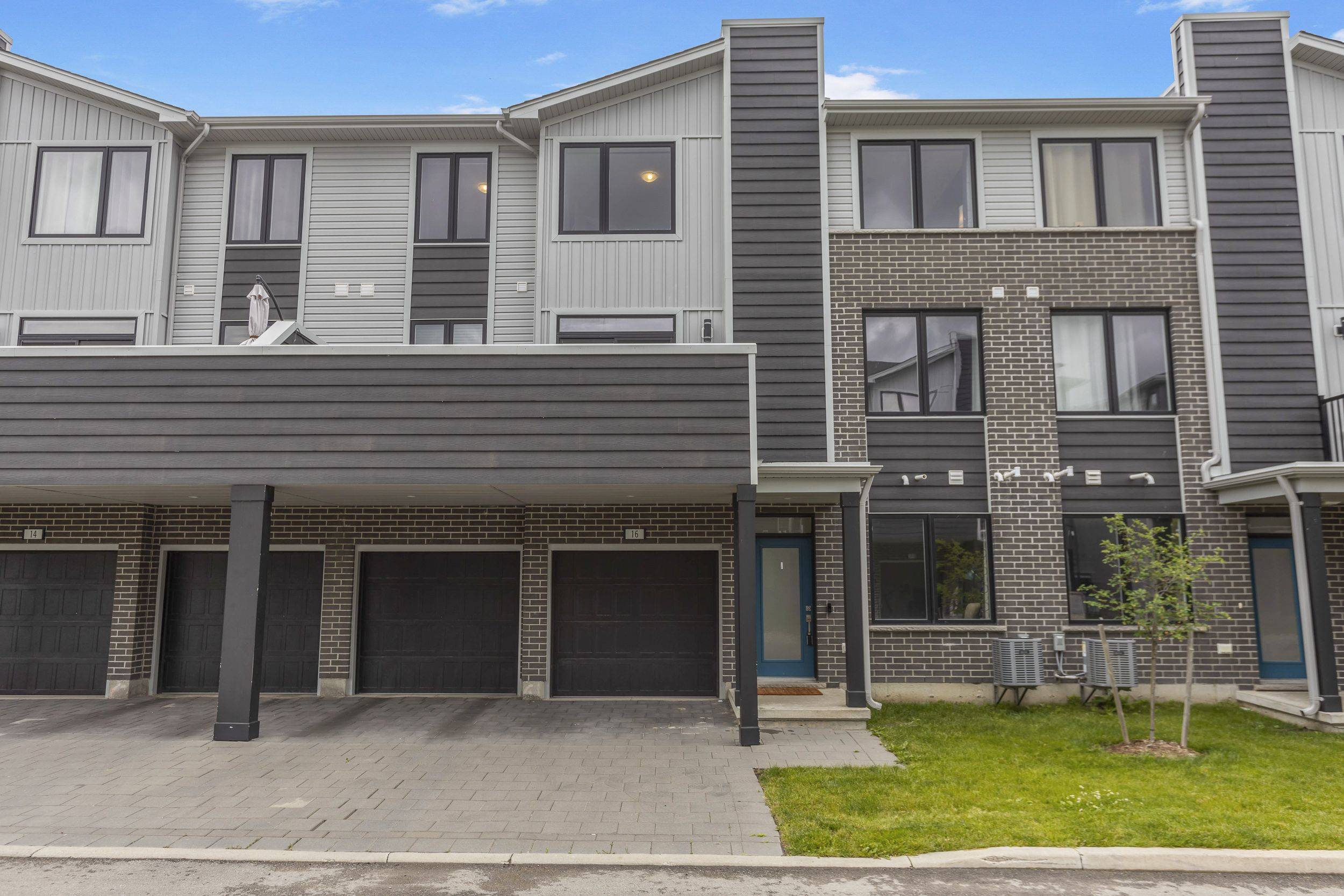 London East, ON N5V 0C5,177 Edgevalley RD #16