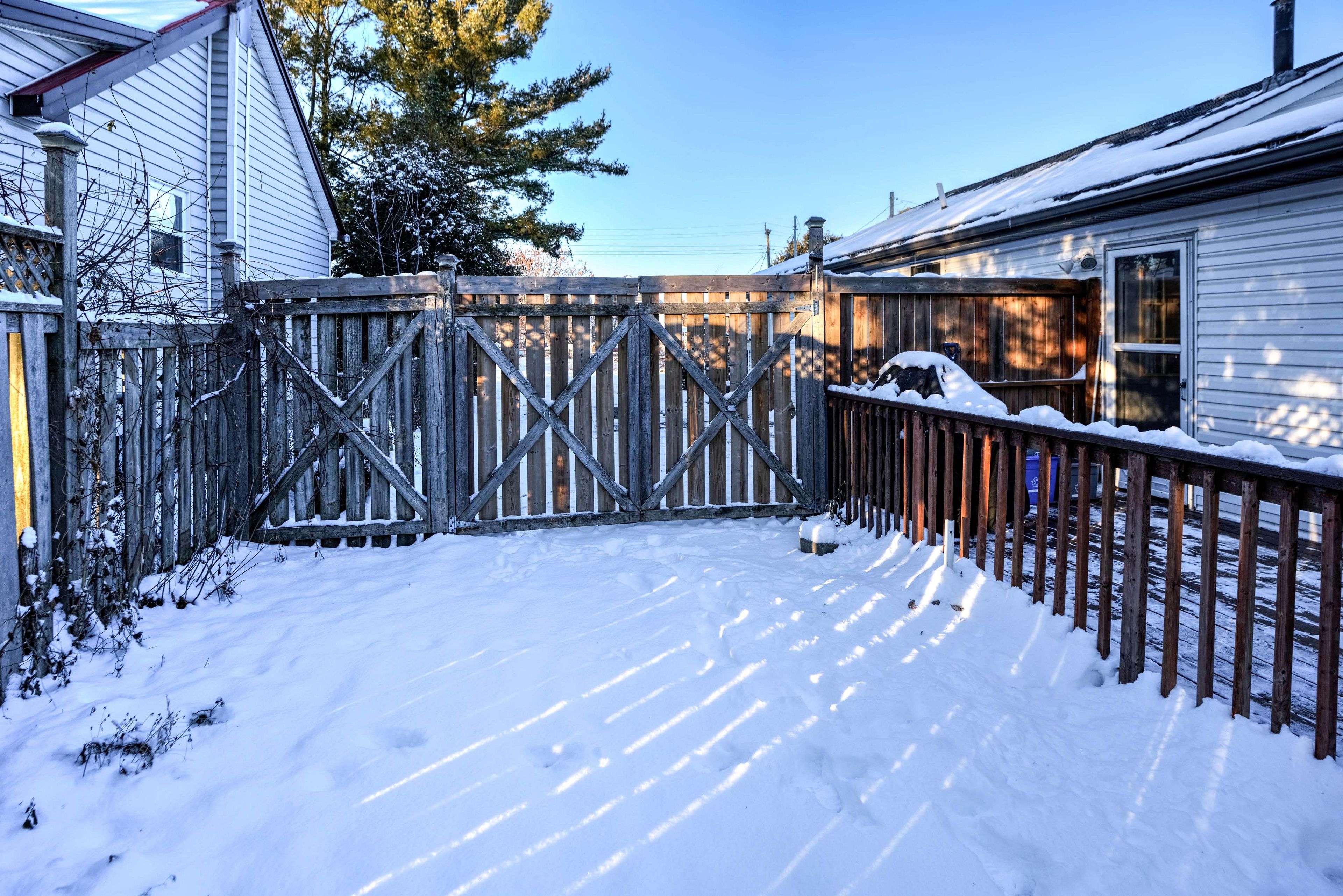 Kingston, ON K7K 2V5,20 Maccauley ST