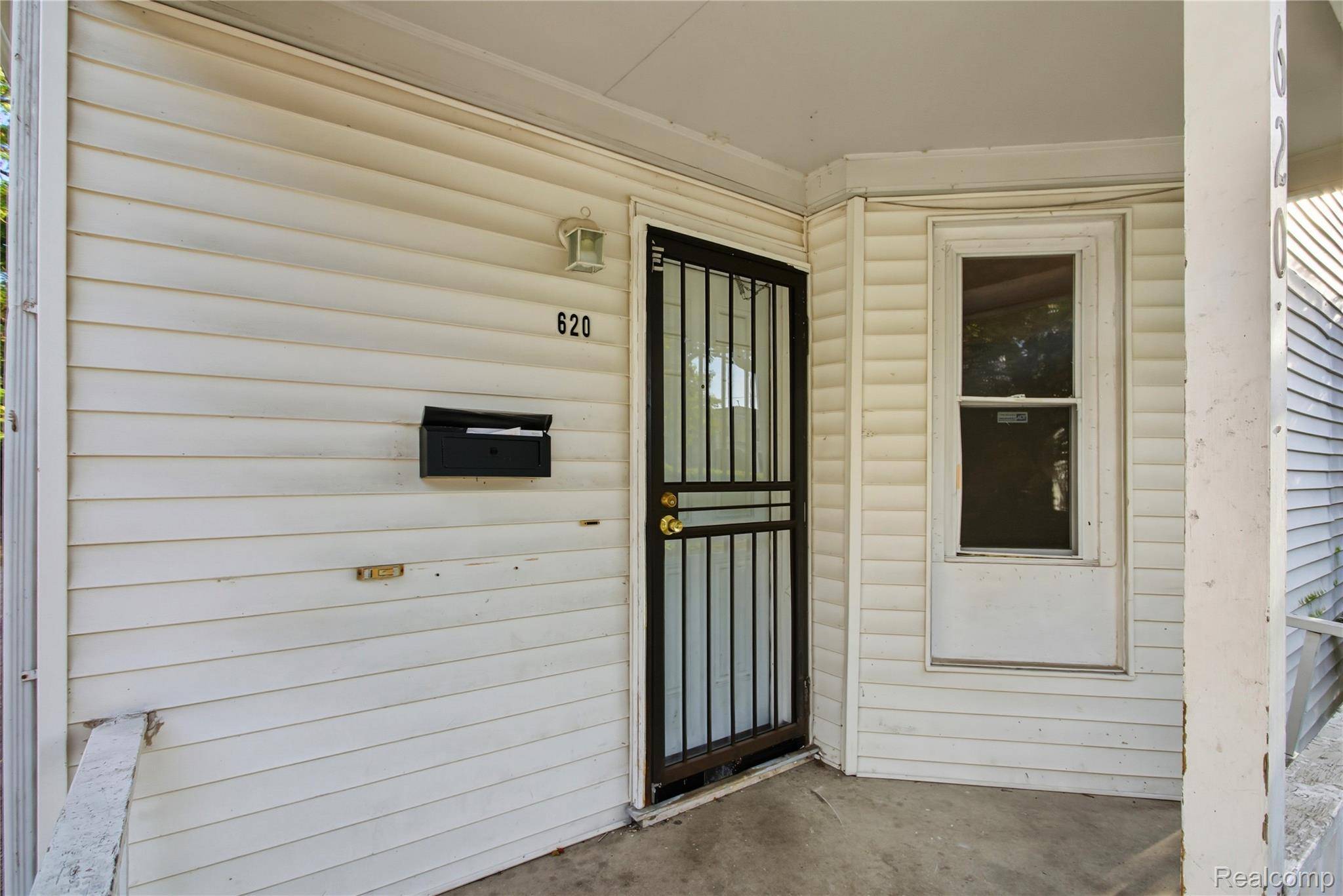 Flint, MI 48503,620 E 2ND ST