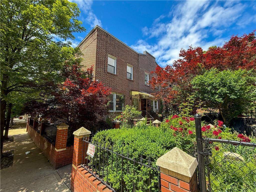 Brooklyn, NY 11232,2 Roosevelt CT