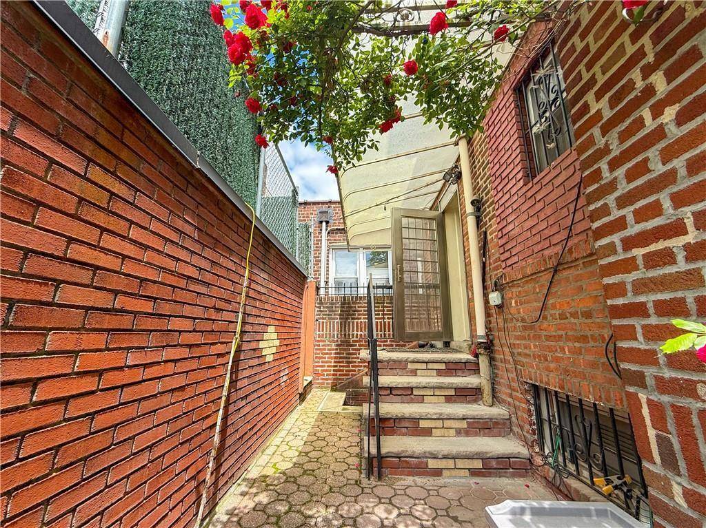 Brooklyn, NY 11232,2 Roosevelt CT