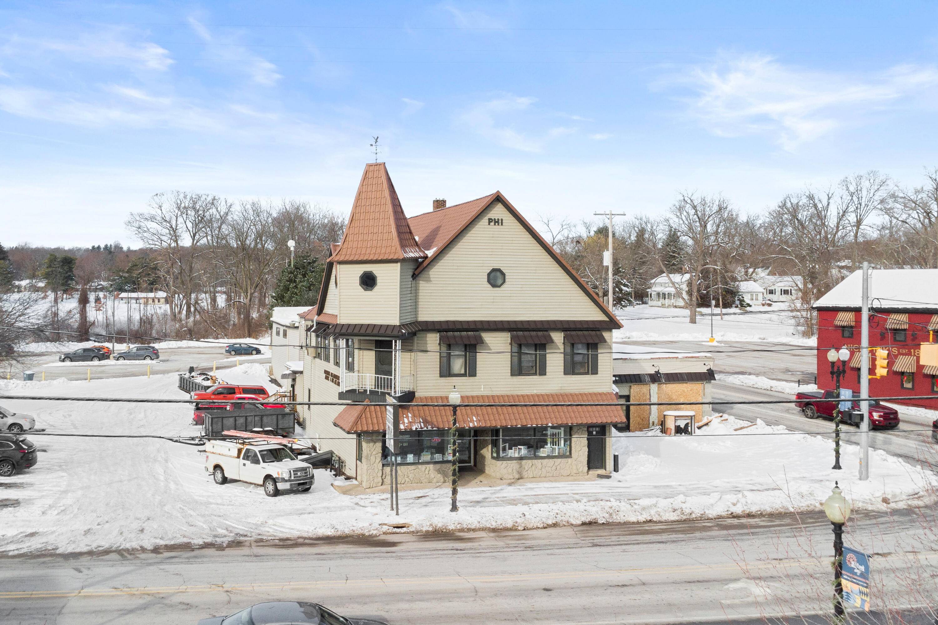 Comstock Park, MI 49321,3955 W River DR NE