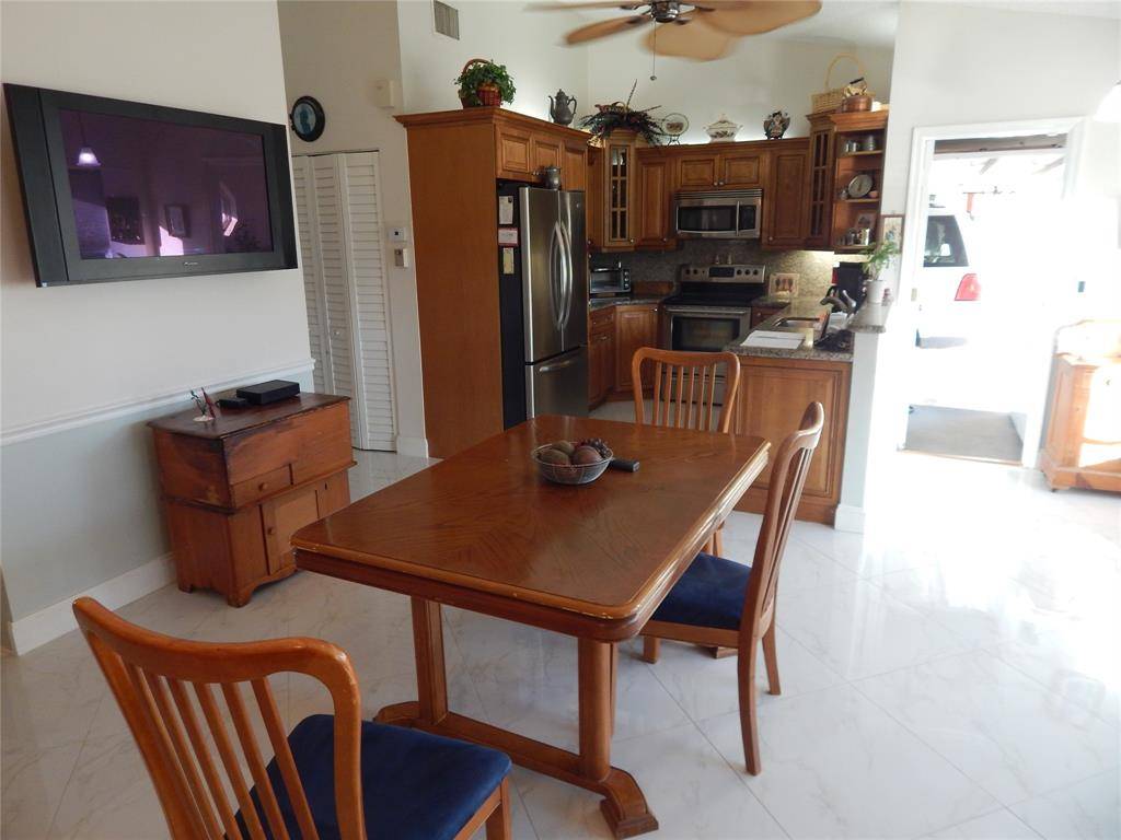 Plantation, FL 33324,7921 NW 4th St