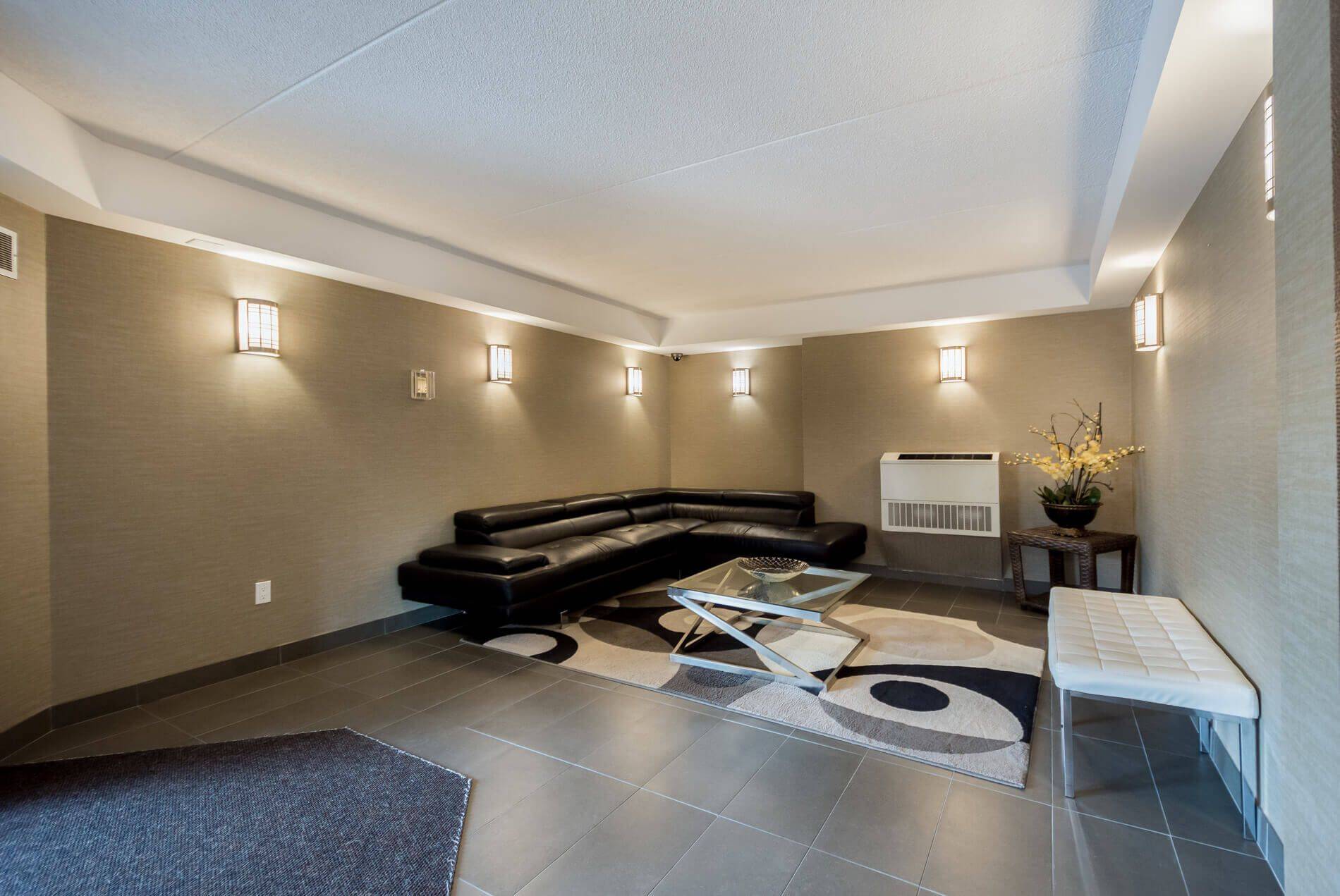 Vaughan, ON L4L 9M6,250 Pine Grove RD #205