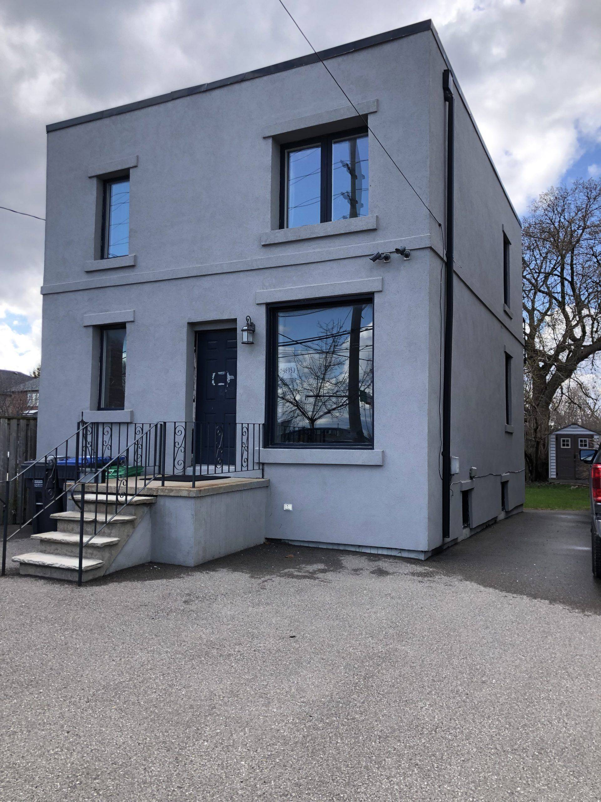 Mississauga, ON L5E 1E2,899 Lakeshore RD E #Upper