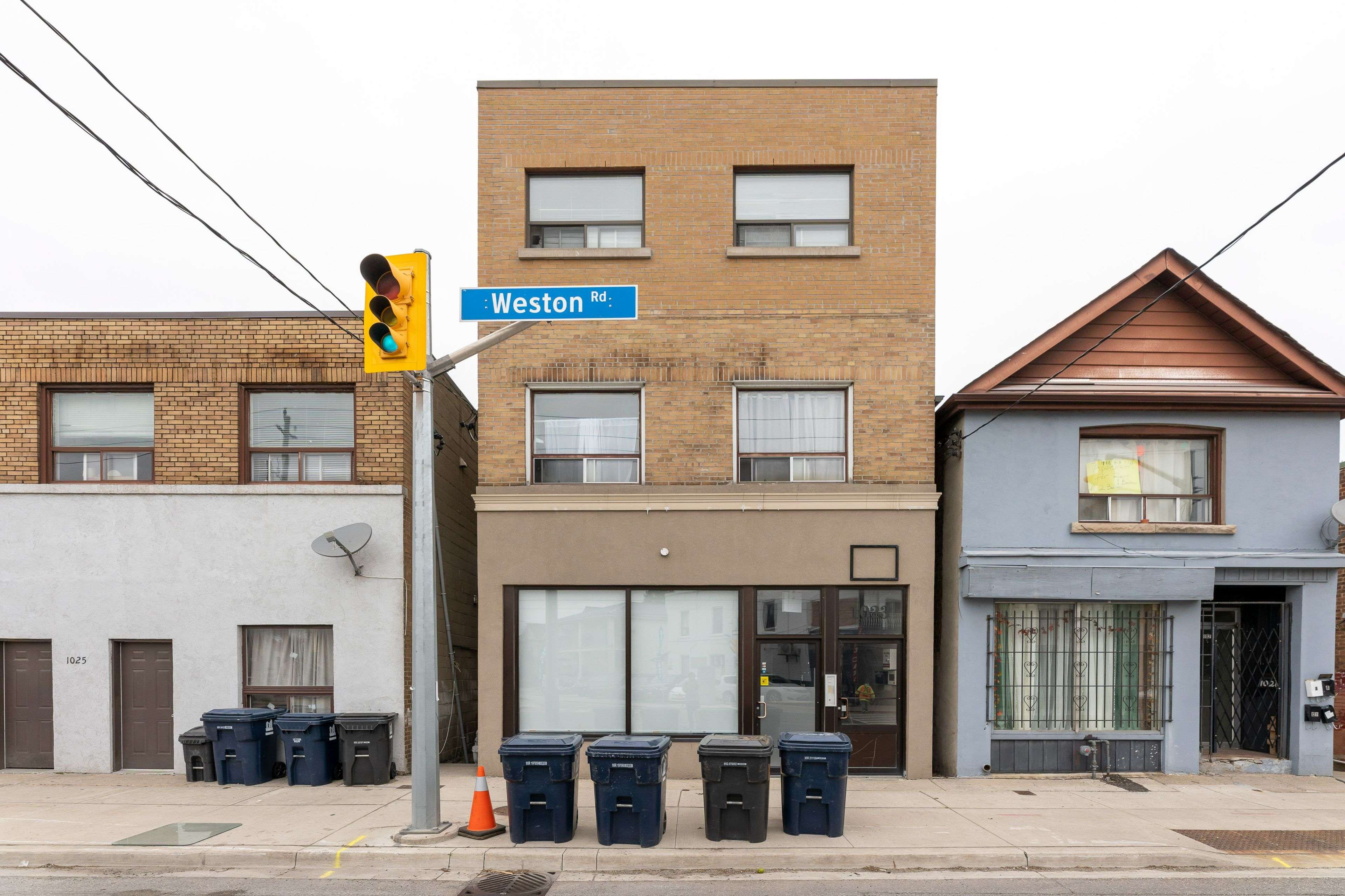 Toronto W04, ON M6N 3R9,1023 Weston RD