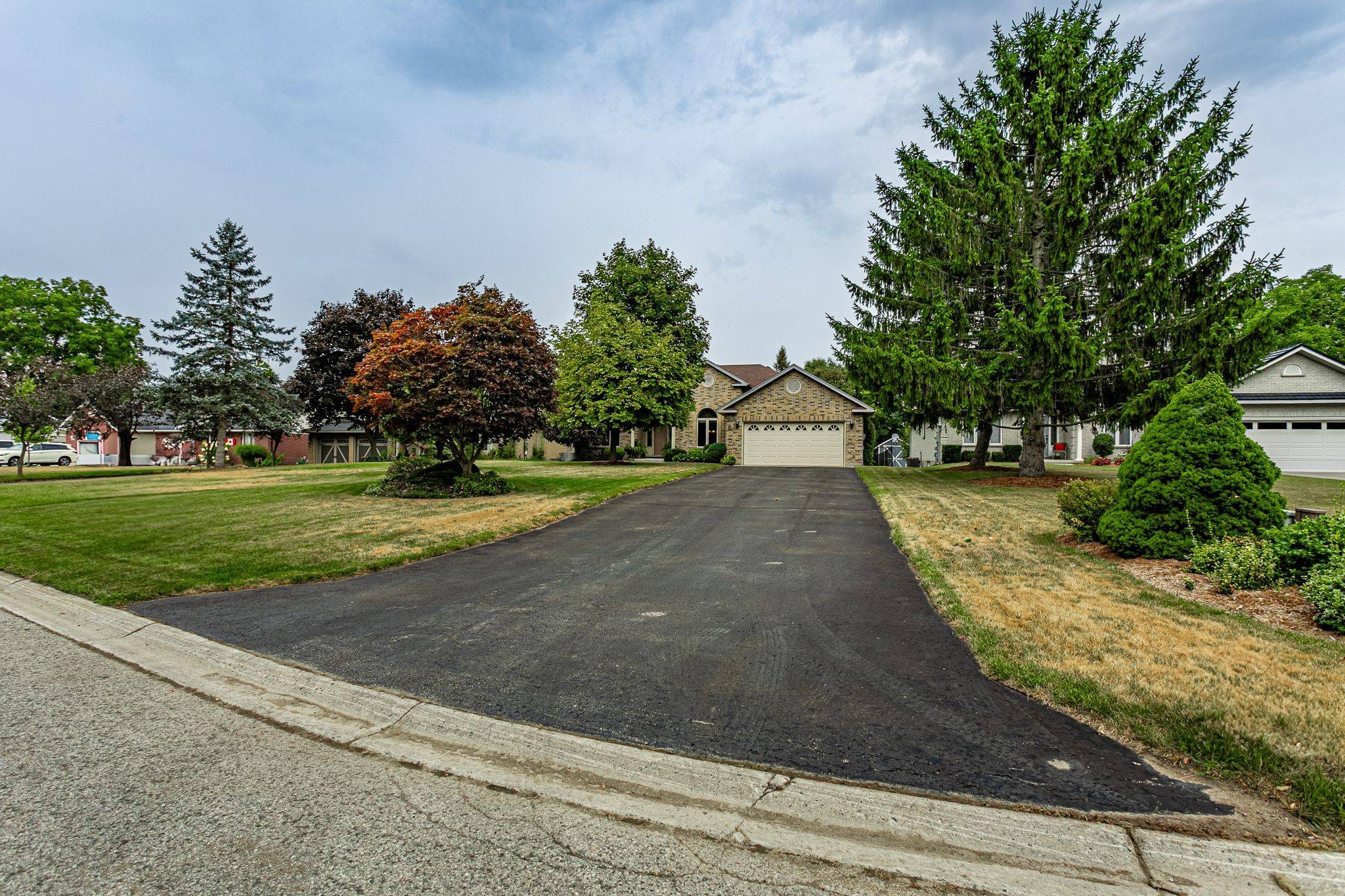 Thames Centre, ON N0L 1G3,15 Calvert PL