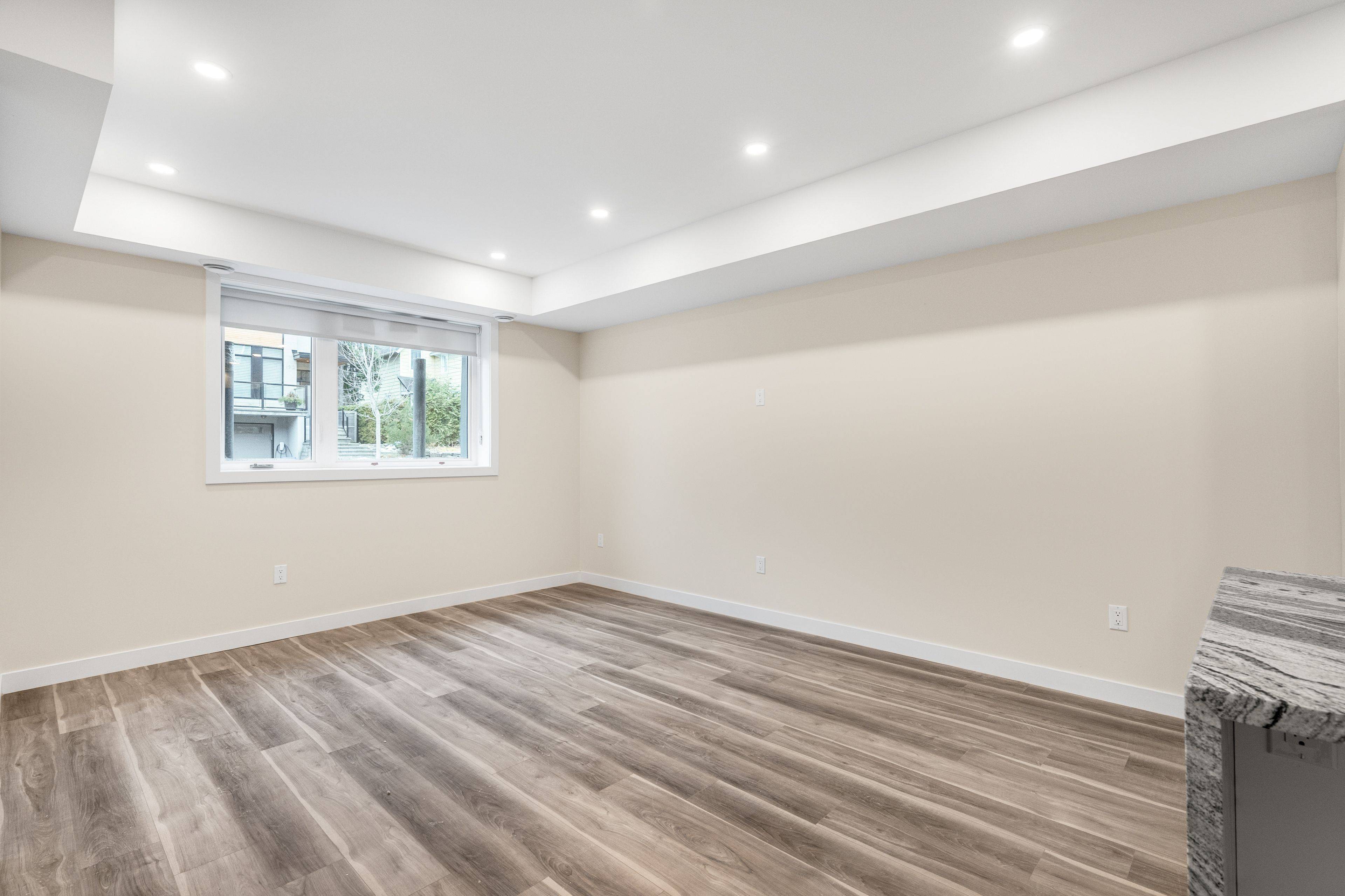 Glebe - Ottawa East And Area, ON K1S 2Z4,195 Hopewell AVE #C