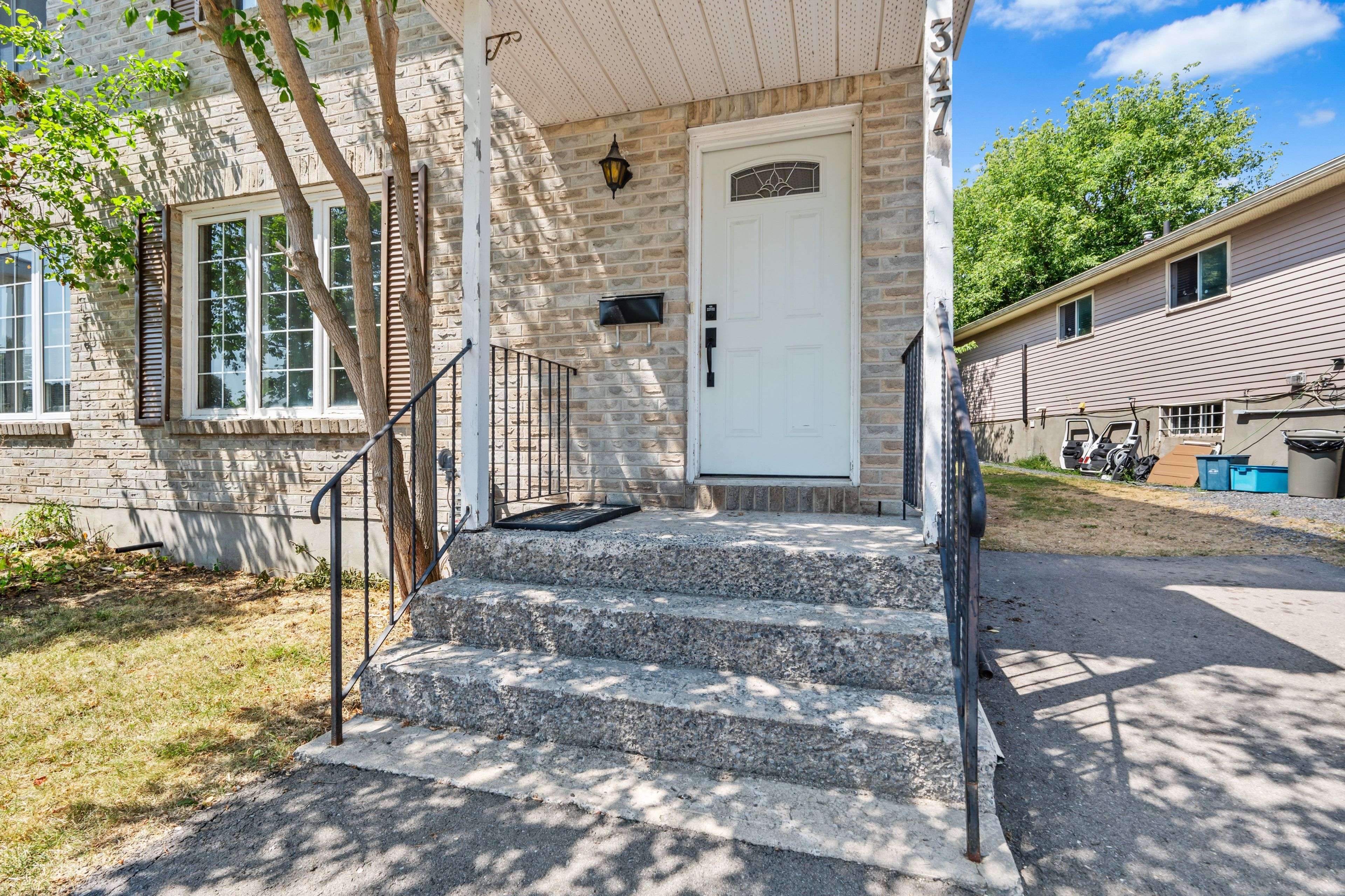 Kingston, ON K7M 7Z1,347 Kingsdale AVE