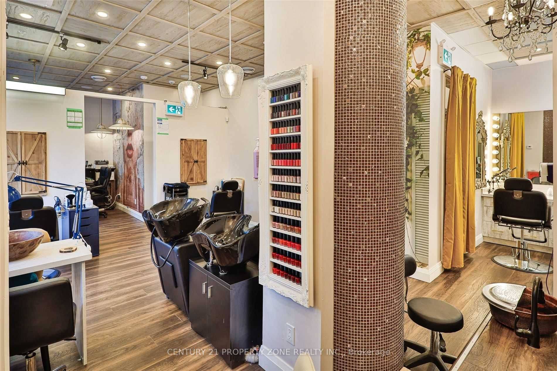 Toronto C01, ON M6J 0B7,92 Sudbury ST