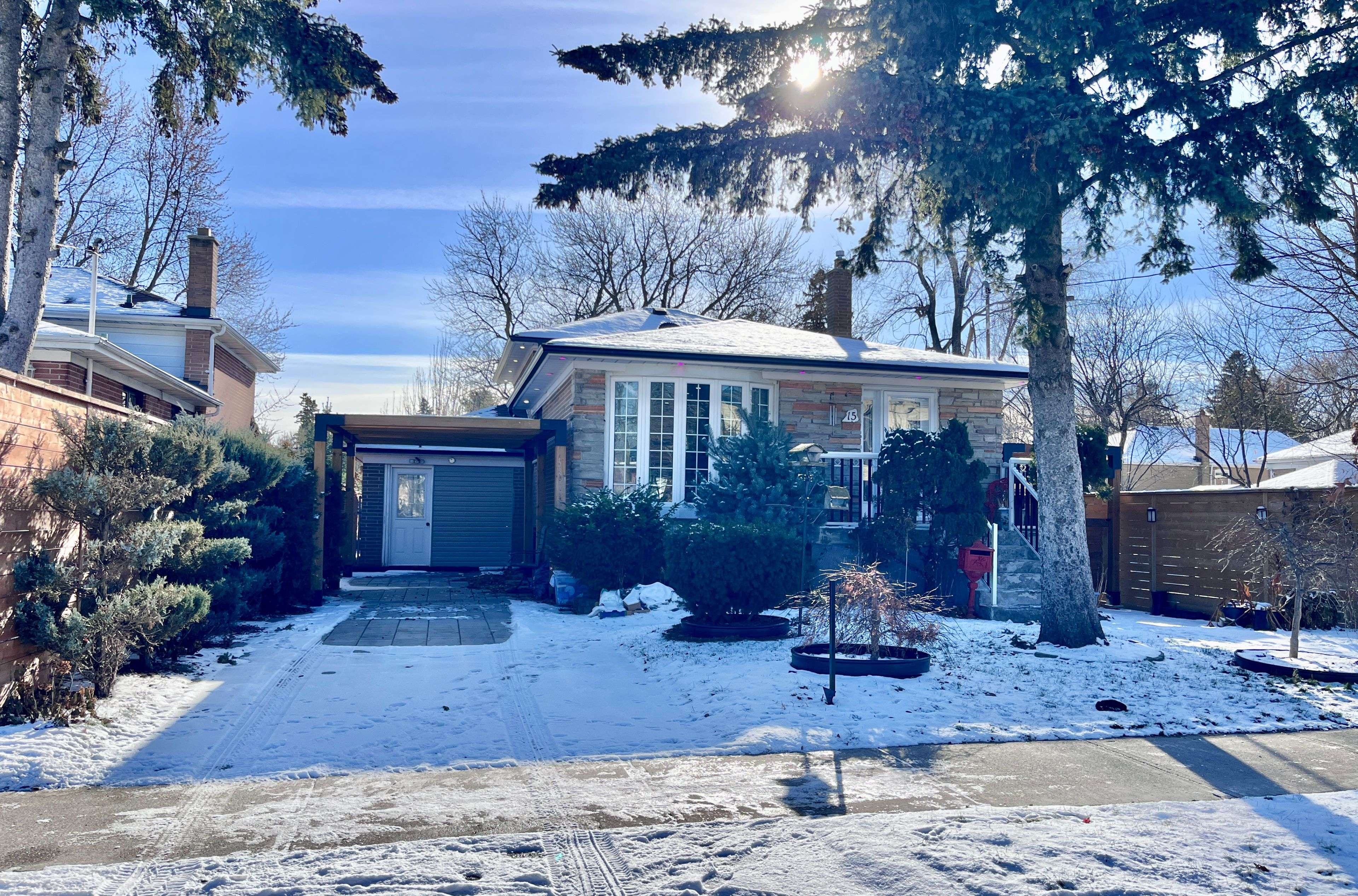 Toronto E08, ON M1M 2H5,15 Glenda RD