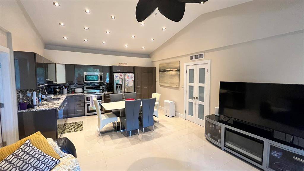 Coconut Creek, FL 33063,831 Lyons Rd #23201