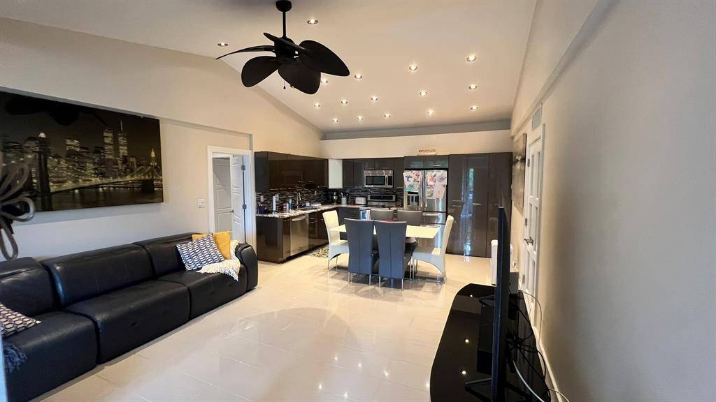 Coconut Creek, FL 33063,831 Lyons Rd #23201