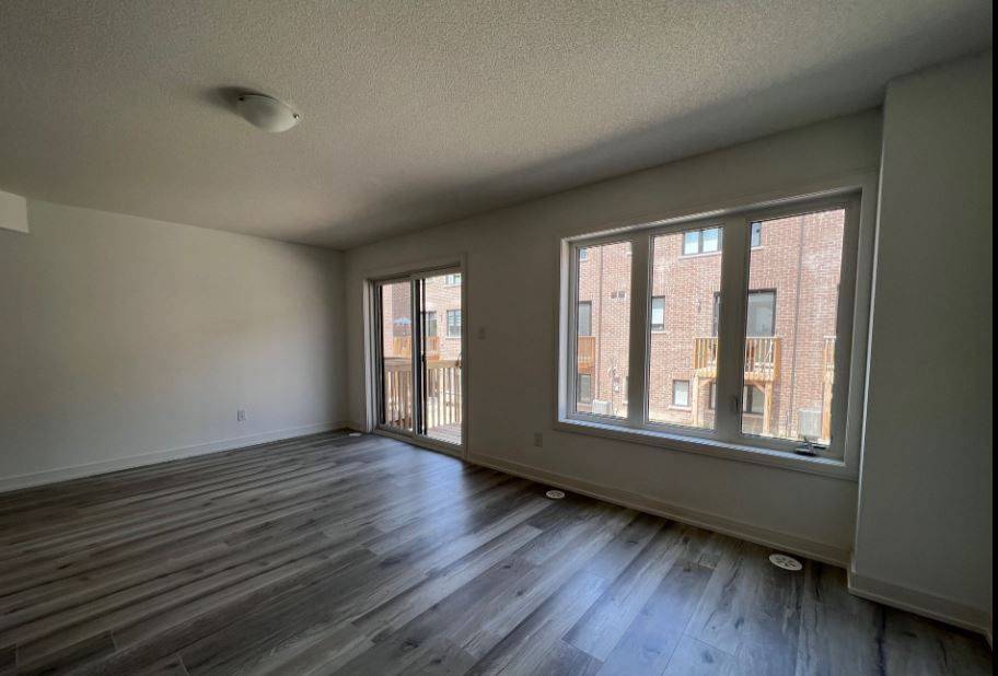 Barrie, ON L9J 0N9,45 Red Maple LN