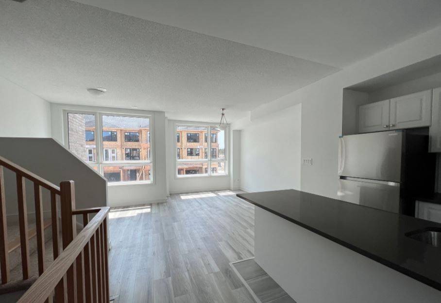 Barrie, ON L9J 0N9,45 Red Maple LN