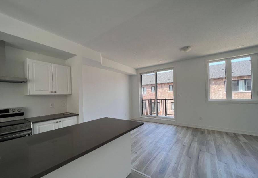 Barrie, ON L9J 0N9,45 Red Maple LN