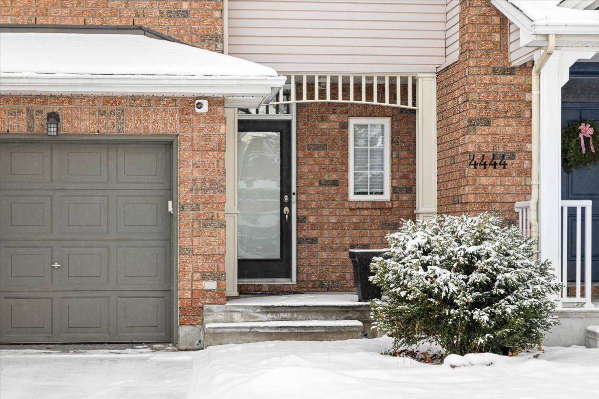 Blossom Park - Airport And Area, ON K1V 1N6,4446 WILDMINT SQ