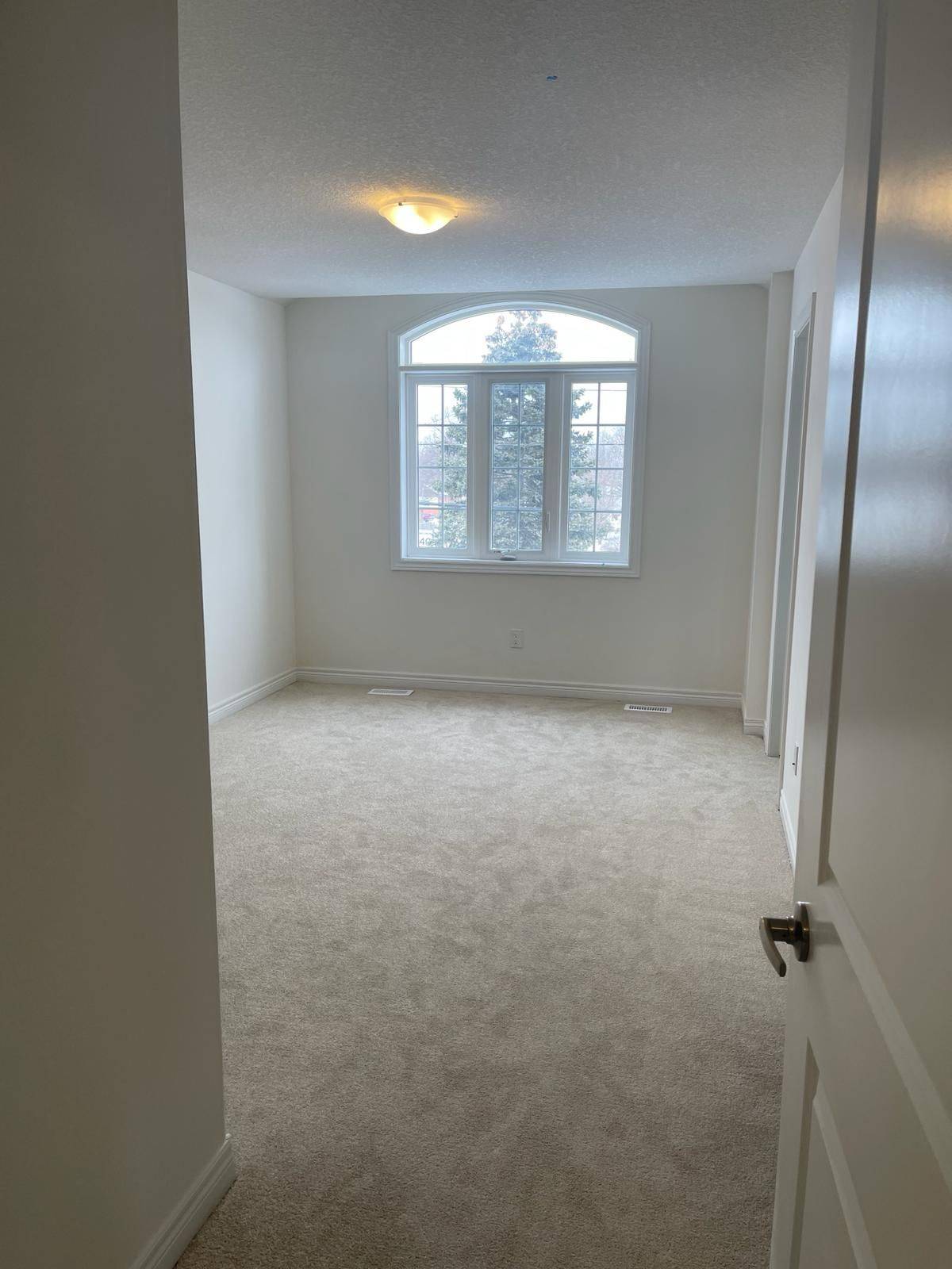 Hamilton, ON L9A 1Y1,16 Vickers RD