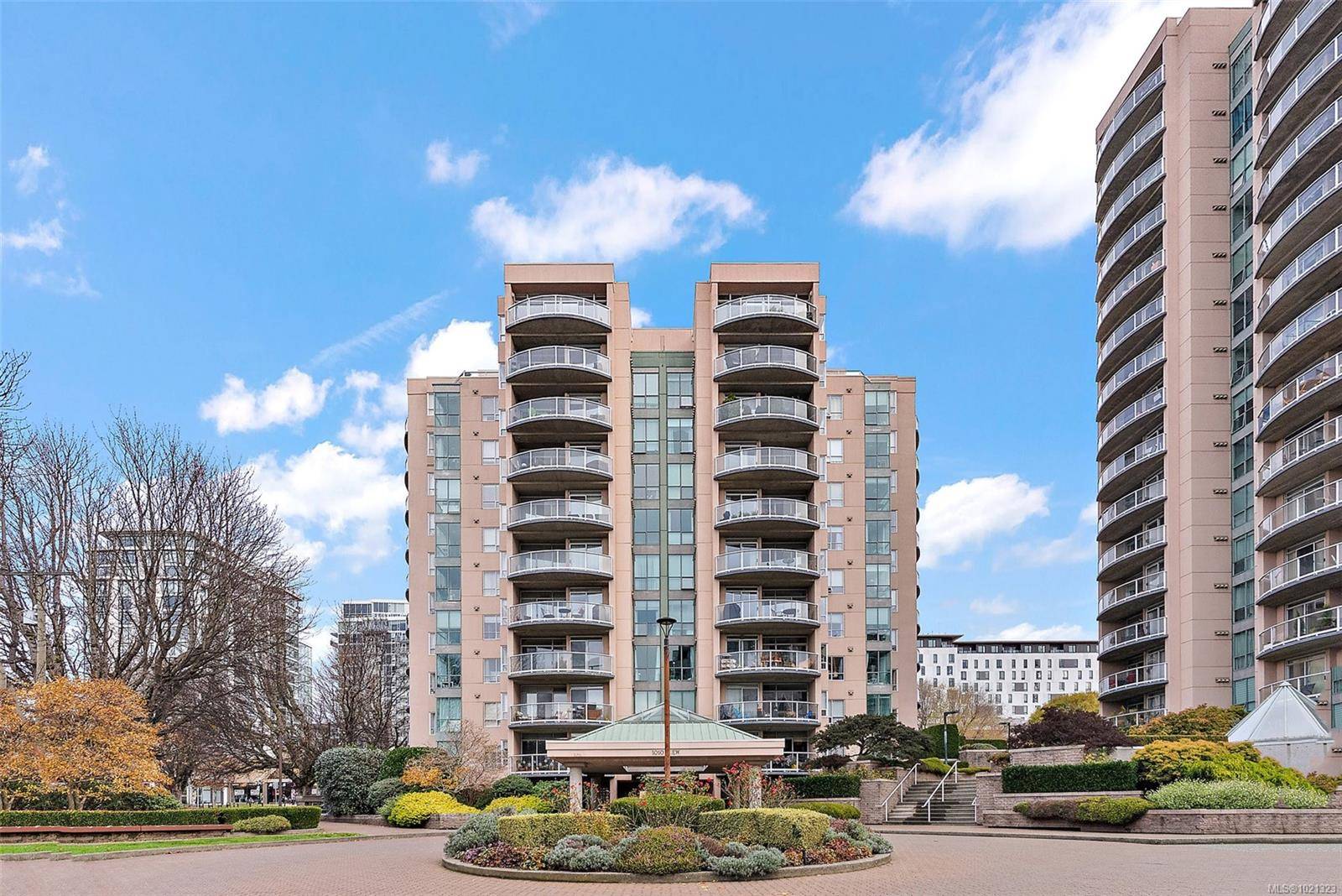 Victoria, BC V8V 4Y3,1010 View St #603