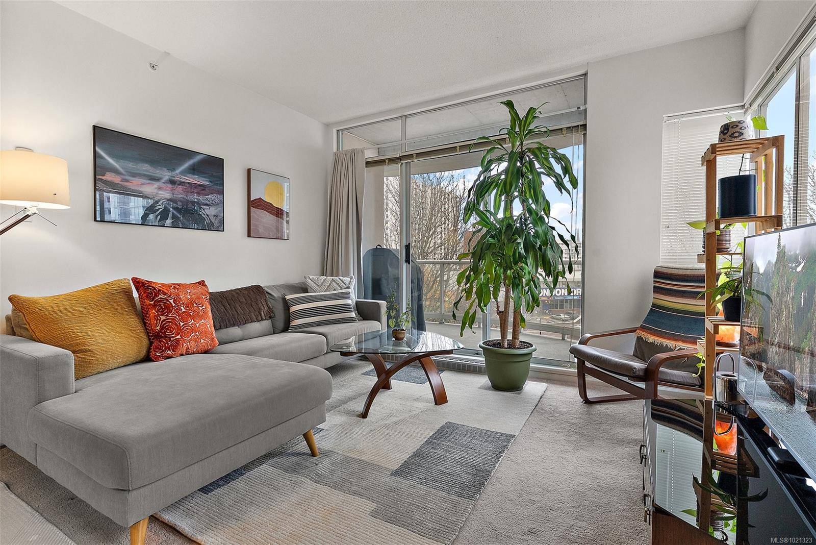 Victoria, BC V8V 4Y3,1010 View St #603