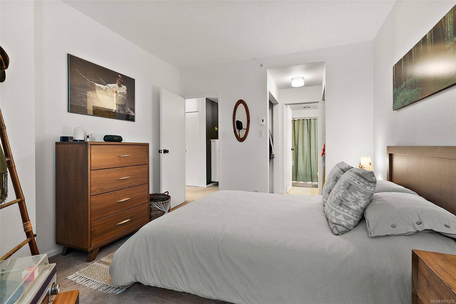 Victoria, BC V8V 4Y3,1010 View St #603